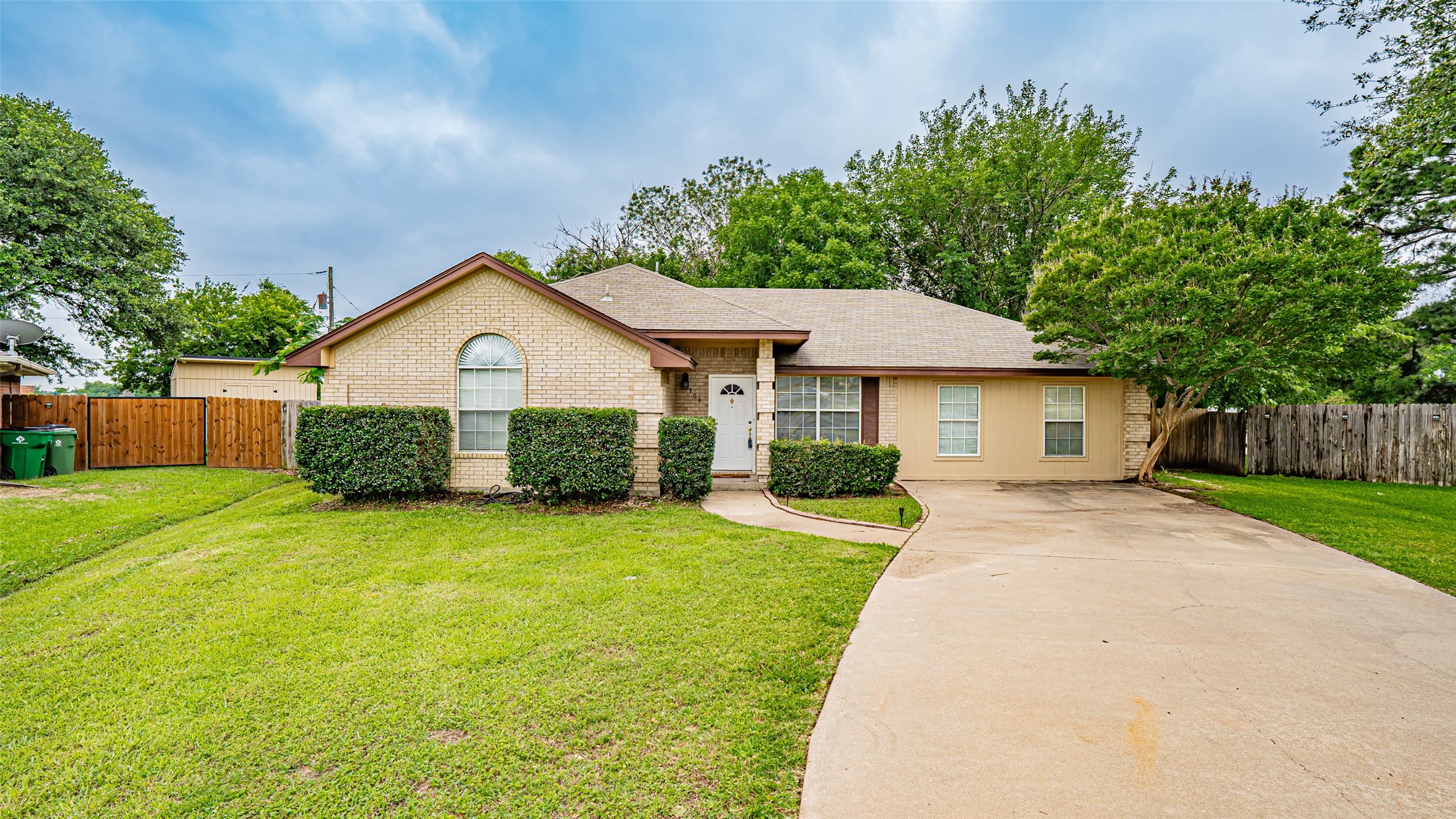 906 Pear Court