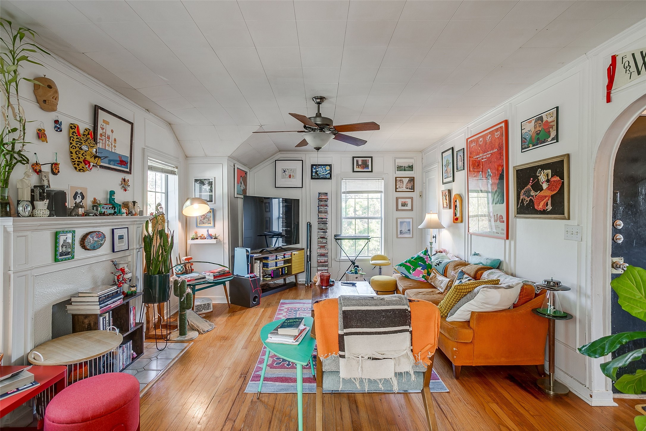 4339 Pershing Avenue