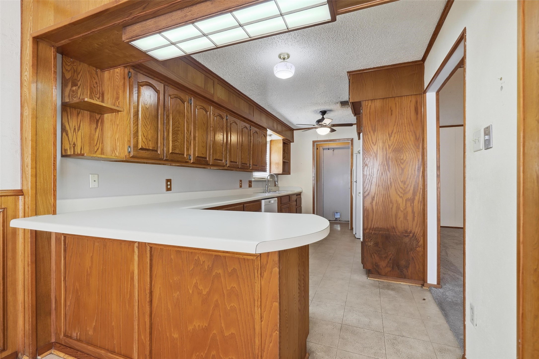 657 Evelyn Lane