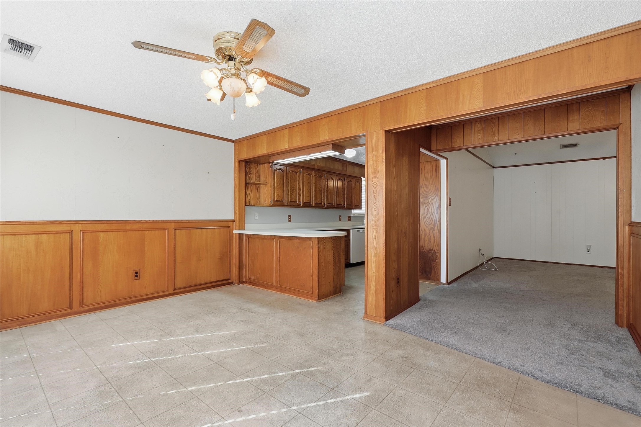 657 Evelyn Lane