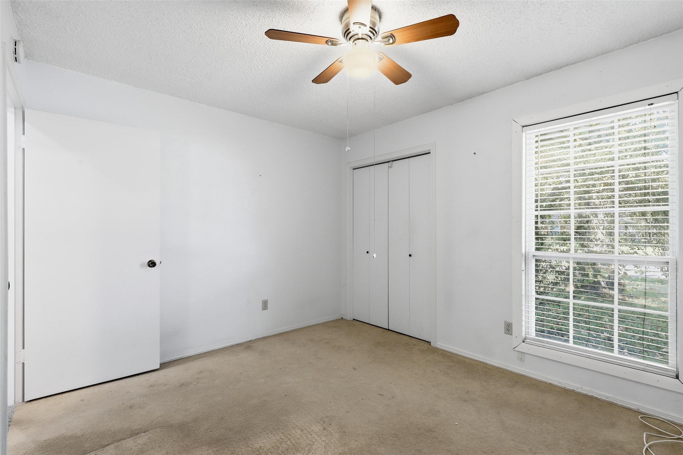 657 Evelyn Lane