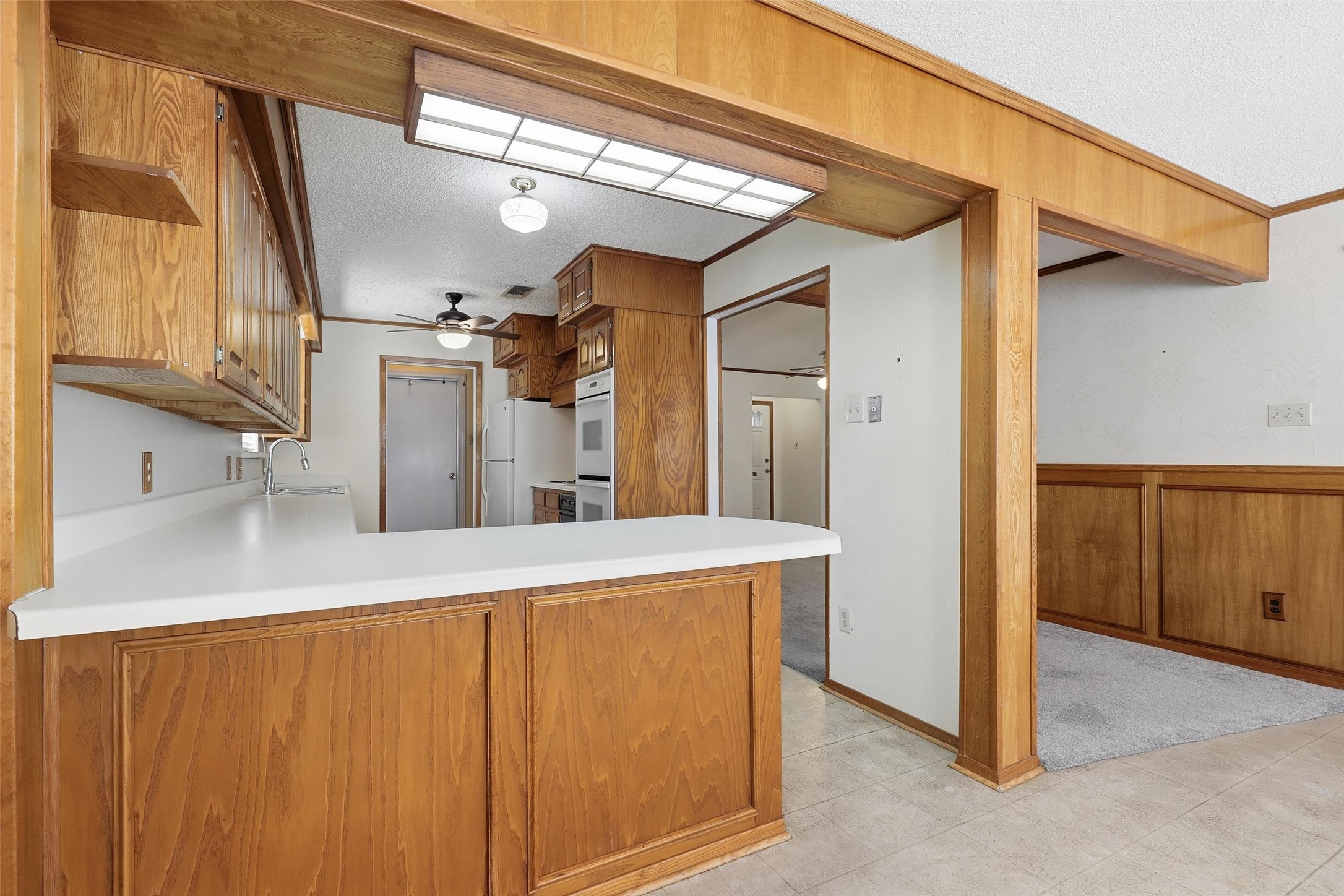 657 Evelyn Lane
