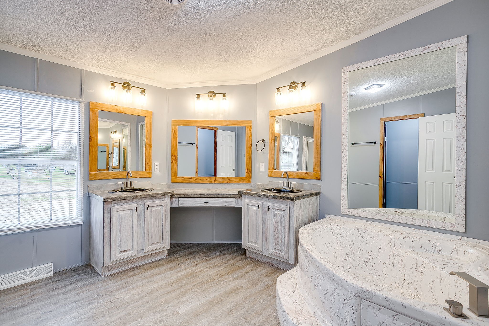 11609 Hardwood Court