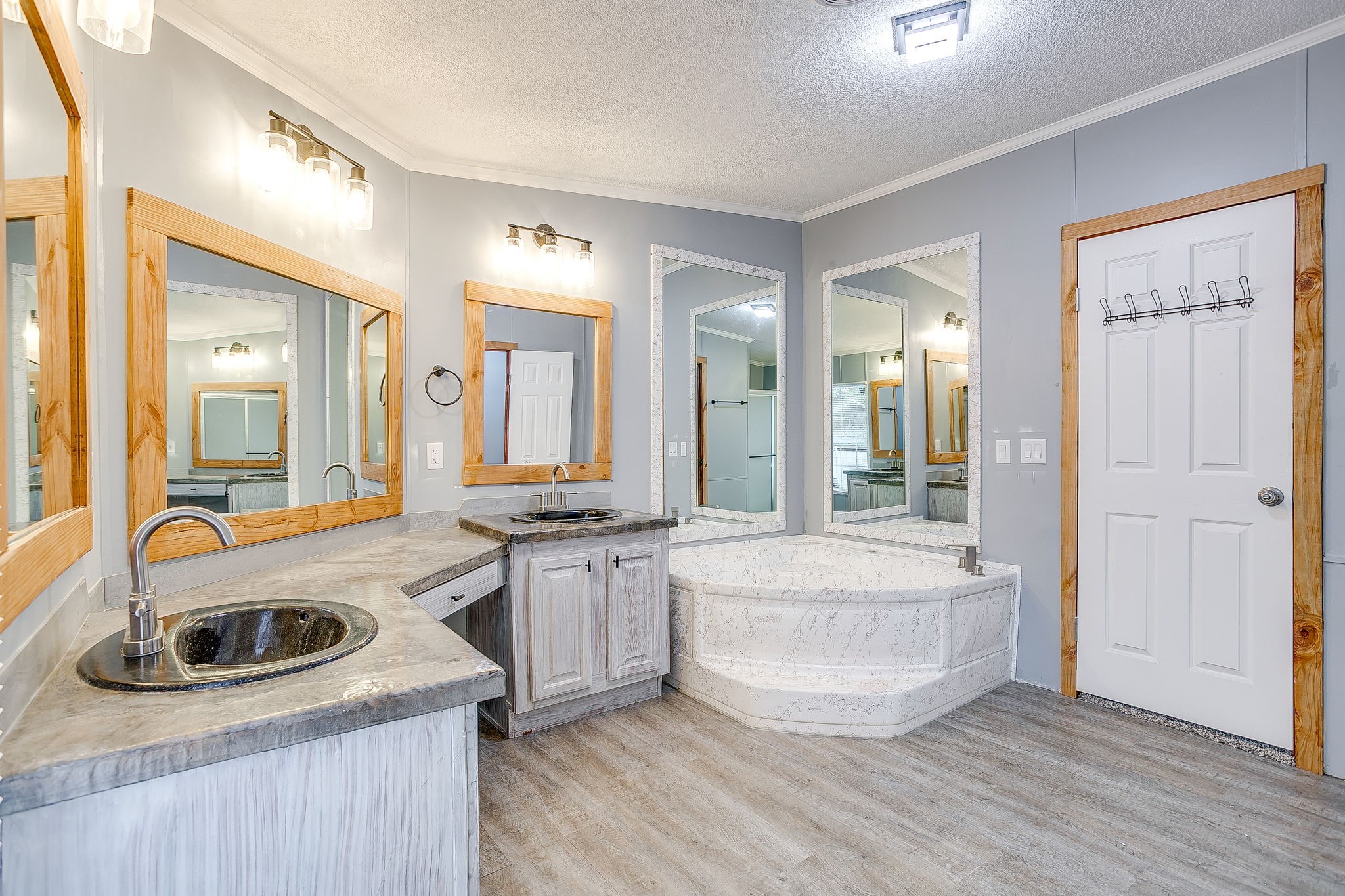 11609 Hardwood Court