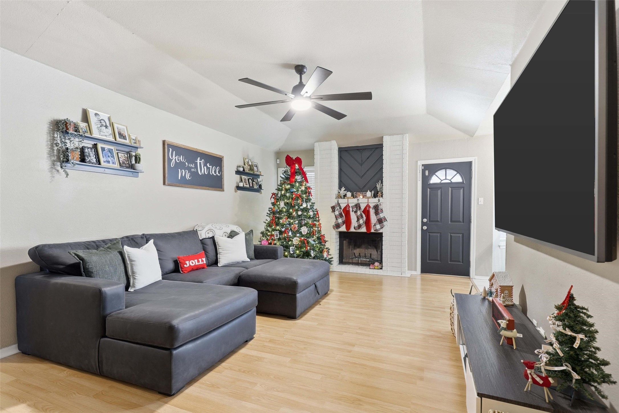 713 Crestview Drive