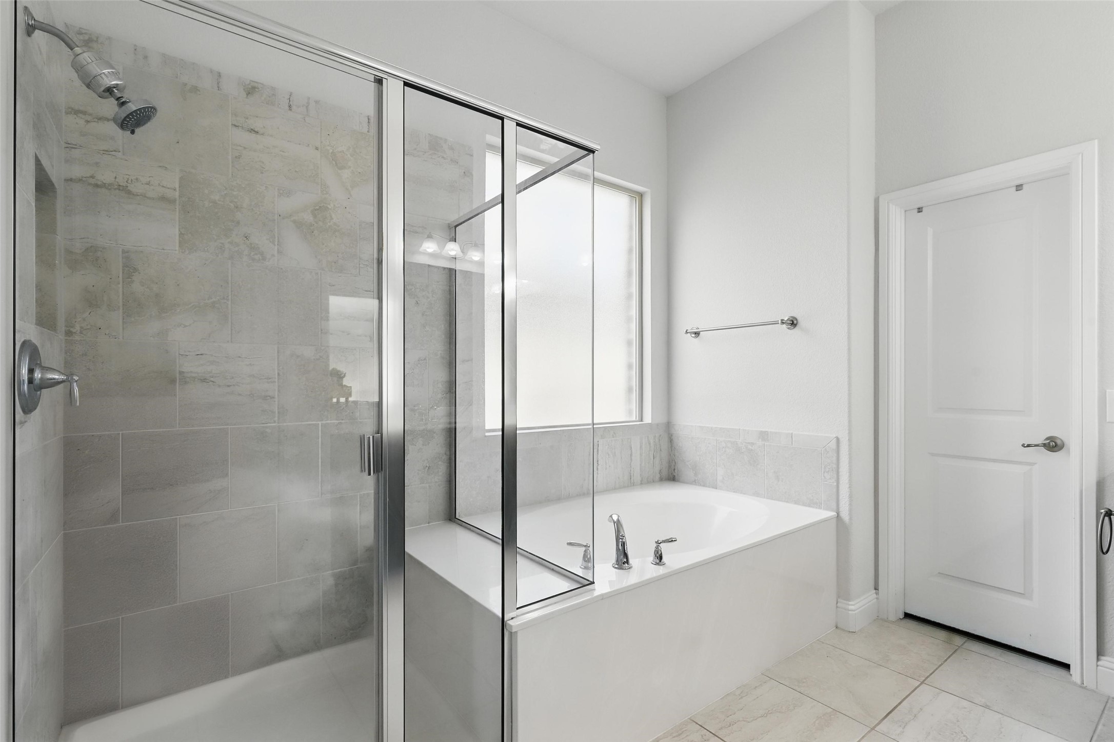 14825 Complacent Way