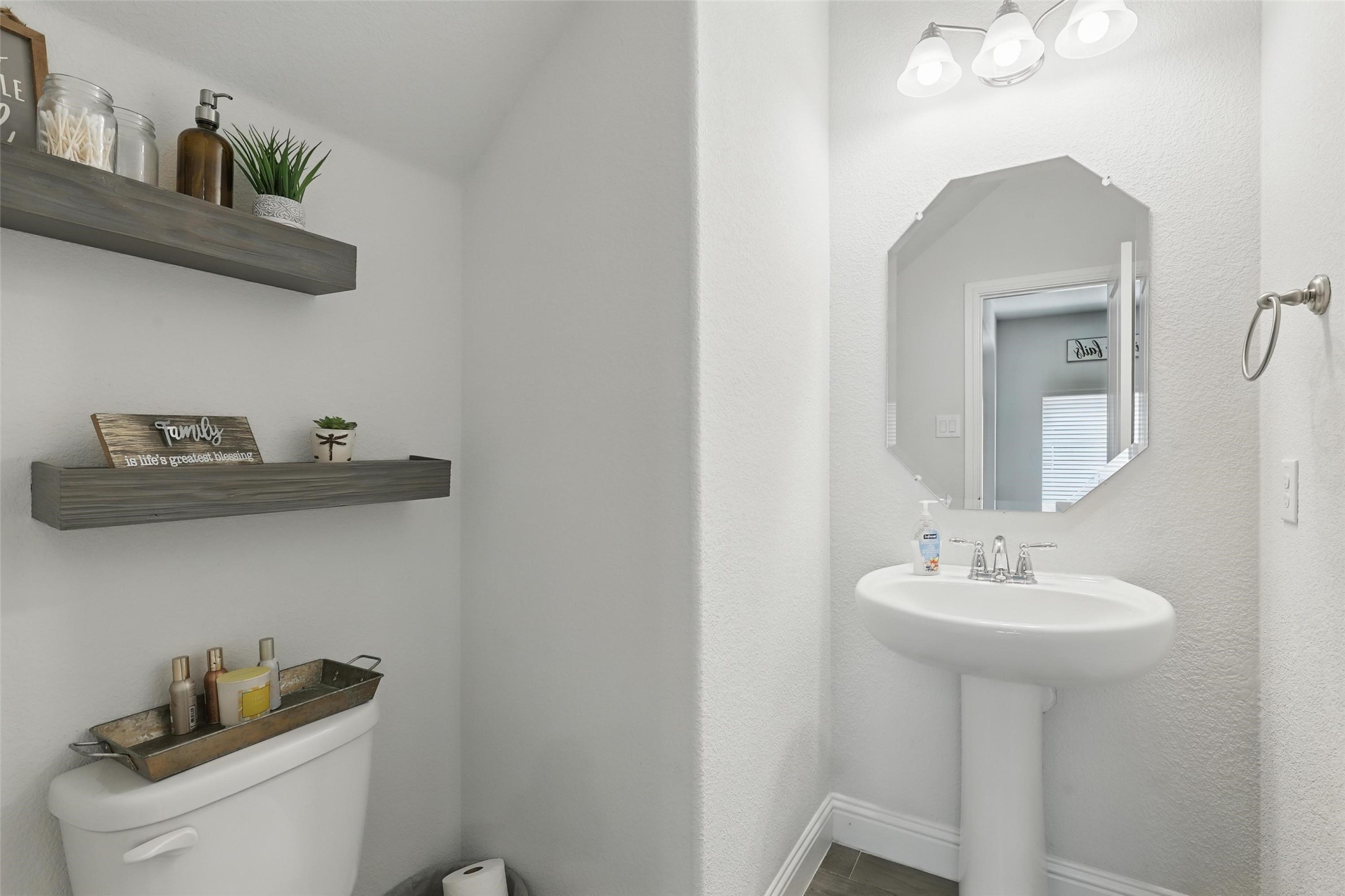 14825 Complacent Way