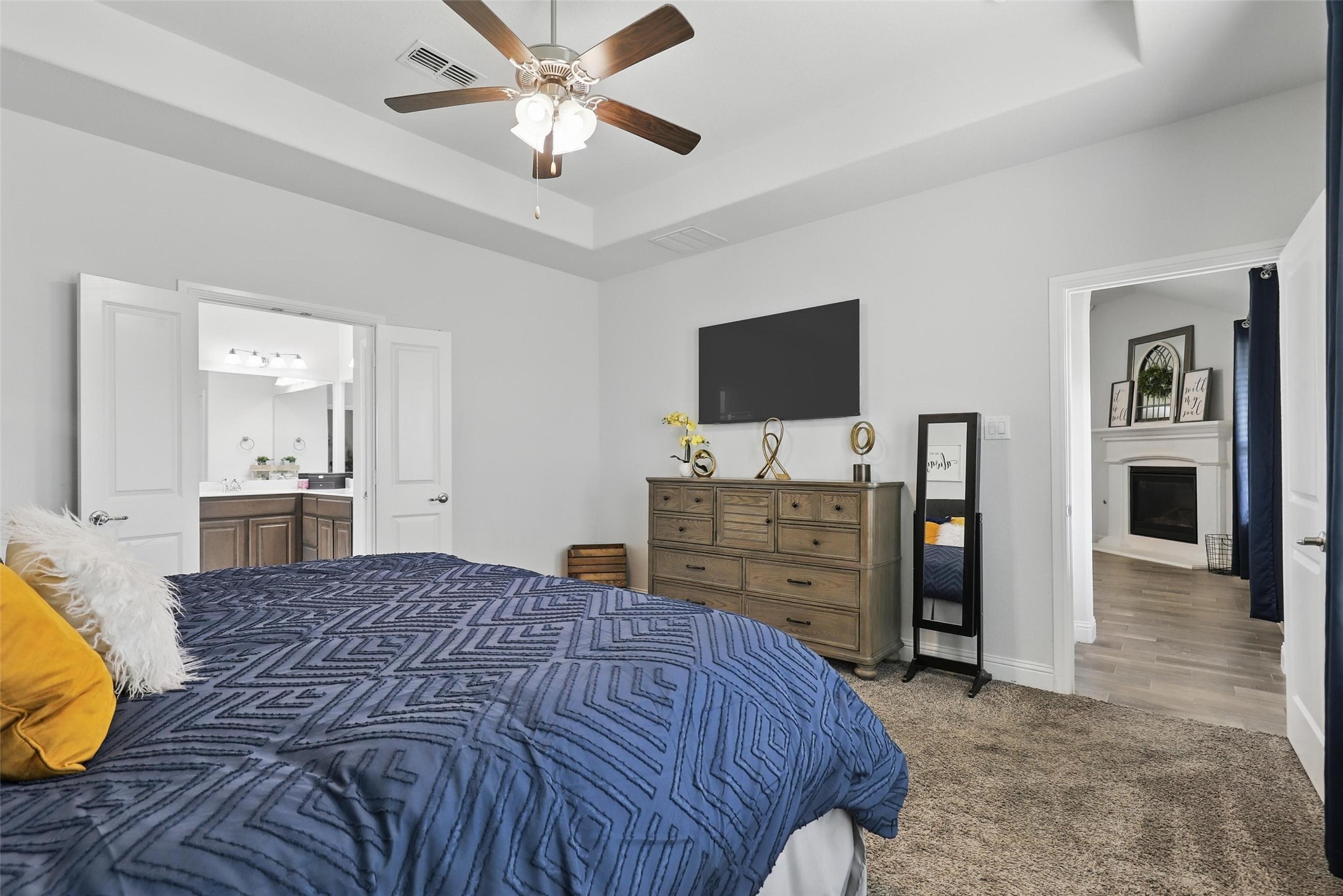 14825 Complacent Way