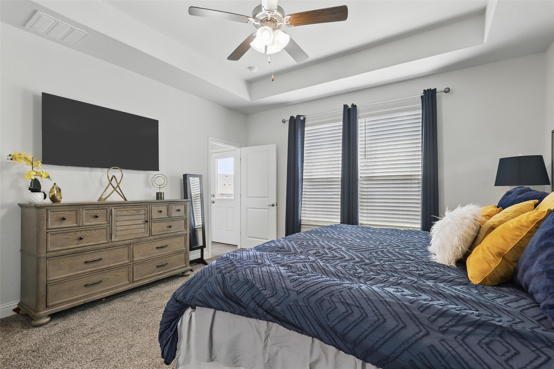 14825 Complacent Way