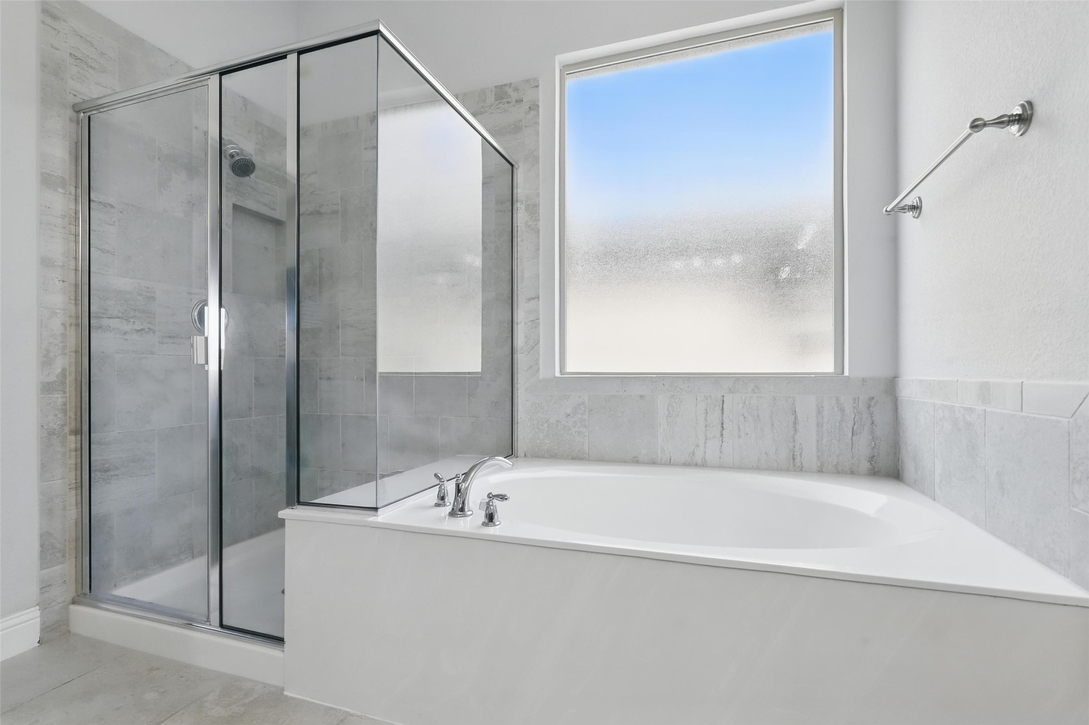 14825 Complacent Way