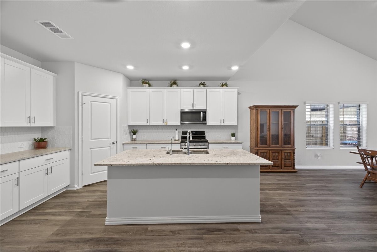 6717 Iron Oak Road