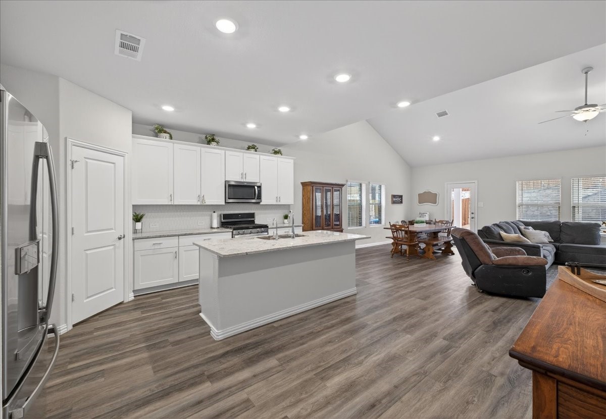 6717 Iron Oak Road