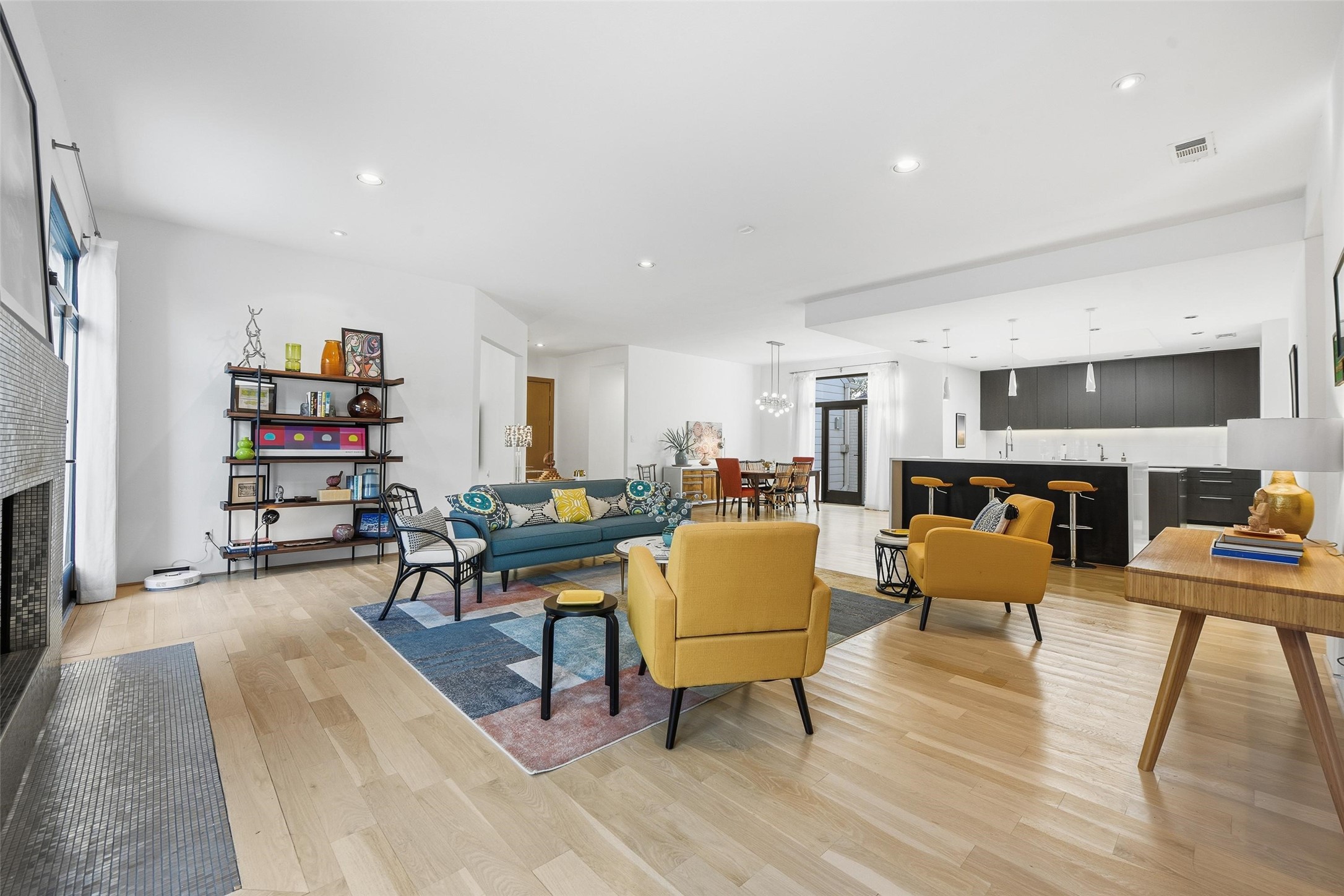 1901 Crockett Circle