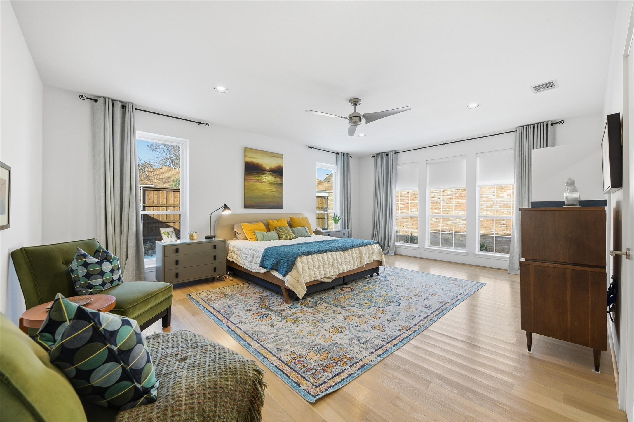 1901 Crockett Circle