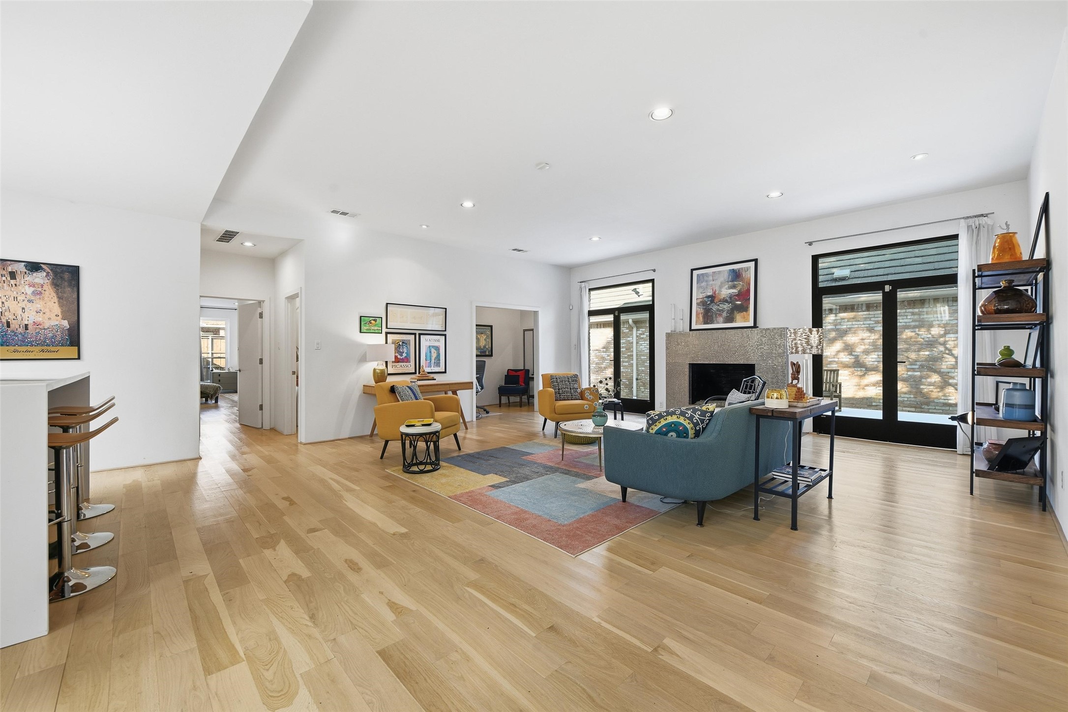 1901 Crockett Circle