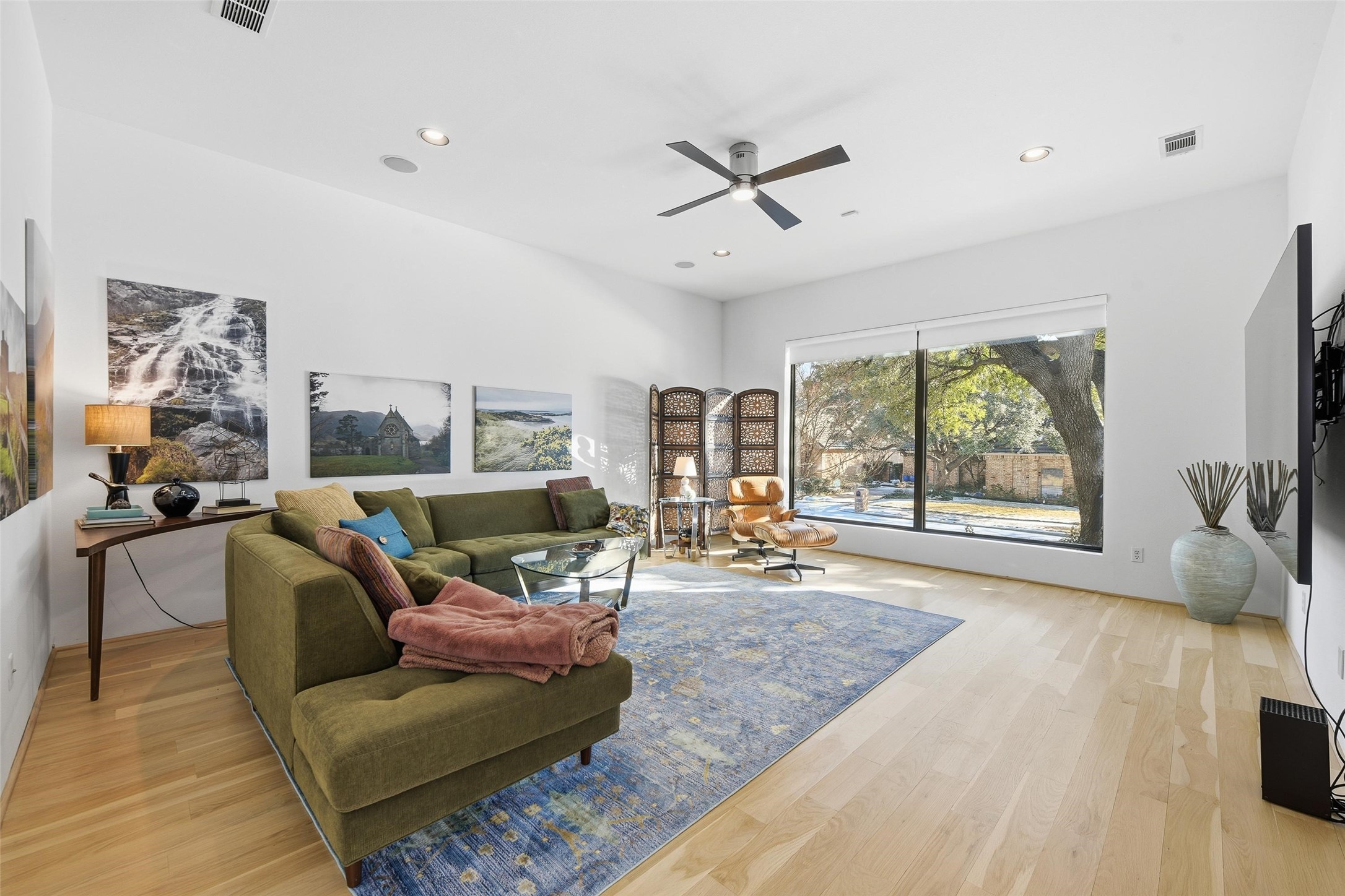 1901 Crockett Circle