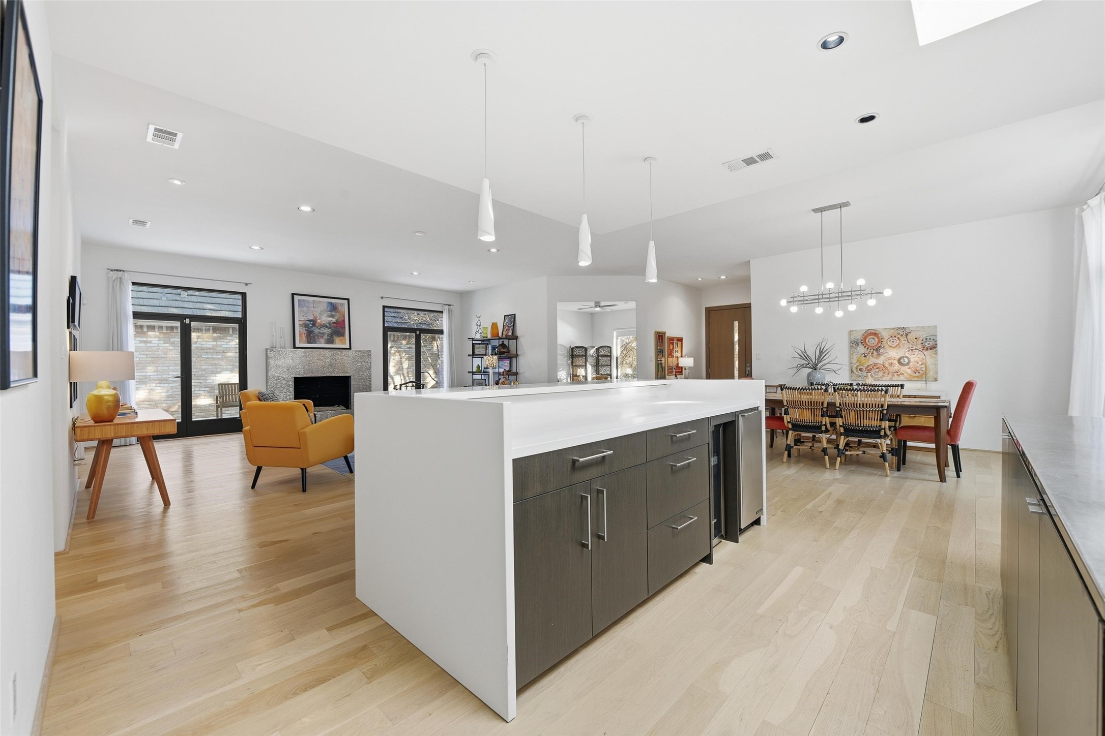 1901 Crockett Circle