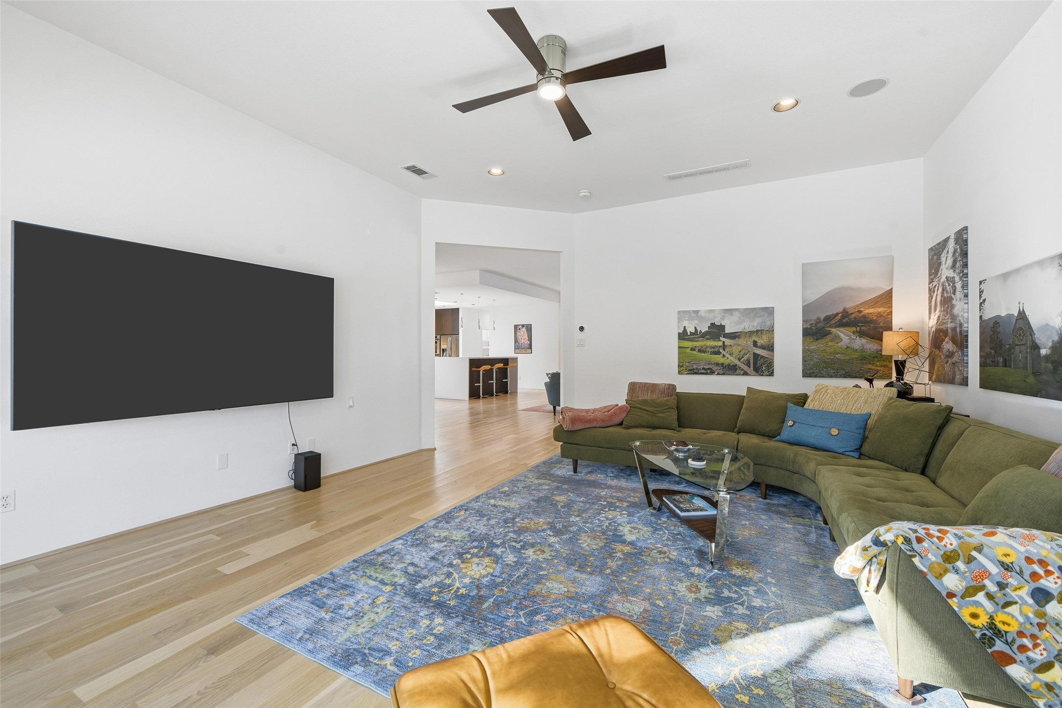 1901 Crockett Circle