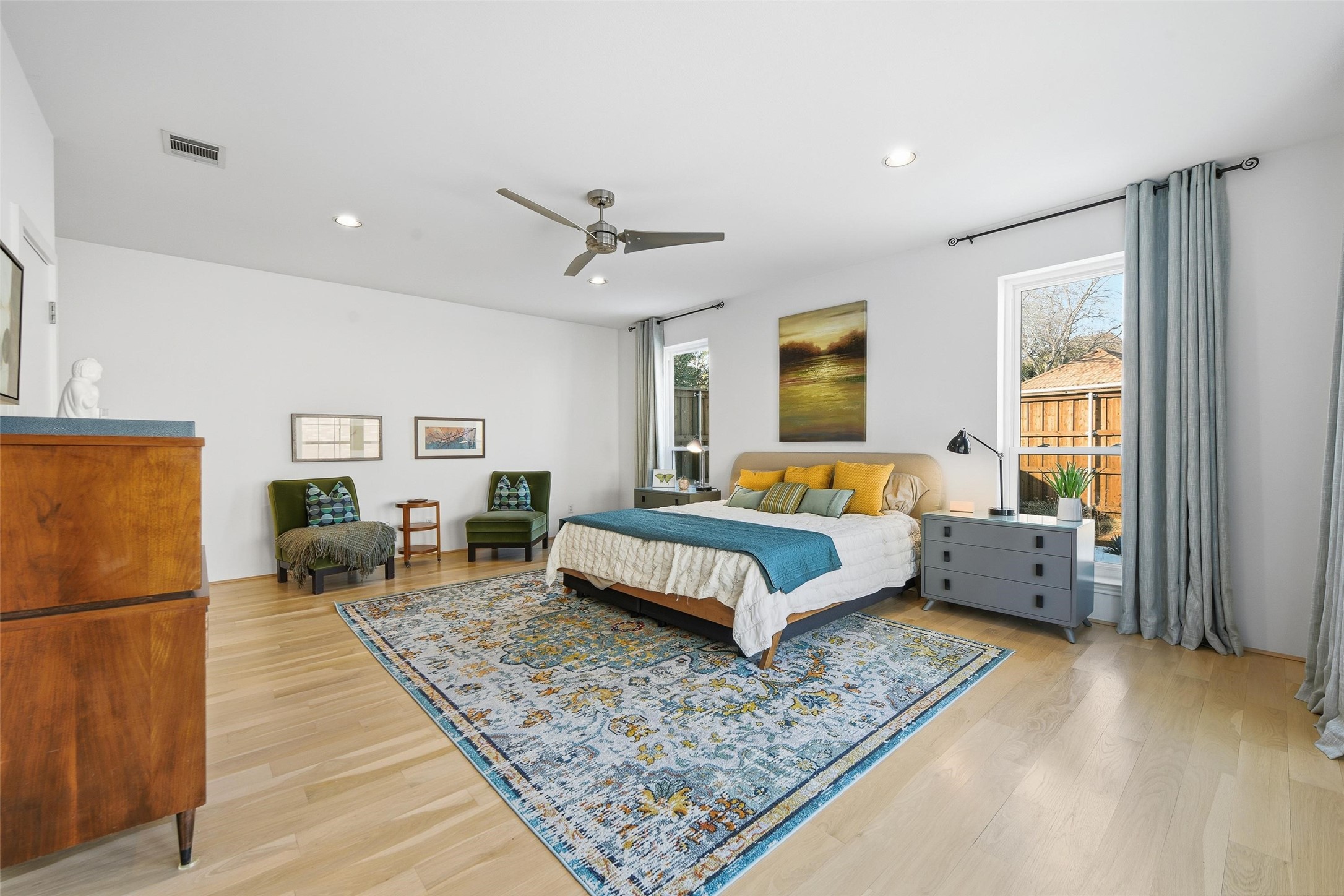 1901 Crockett Circle