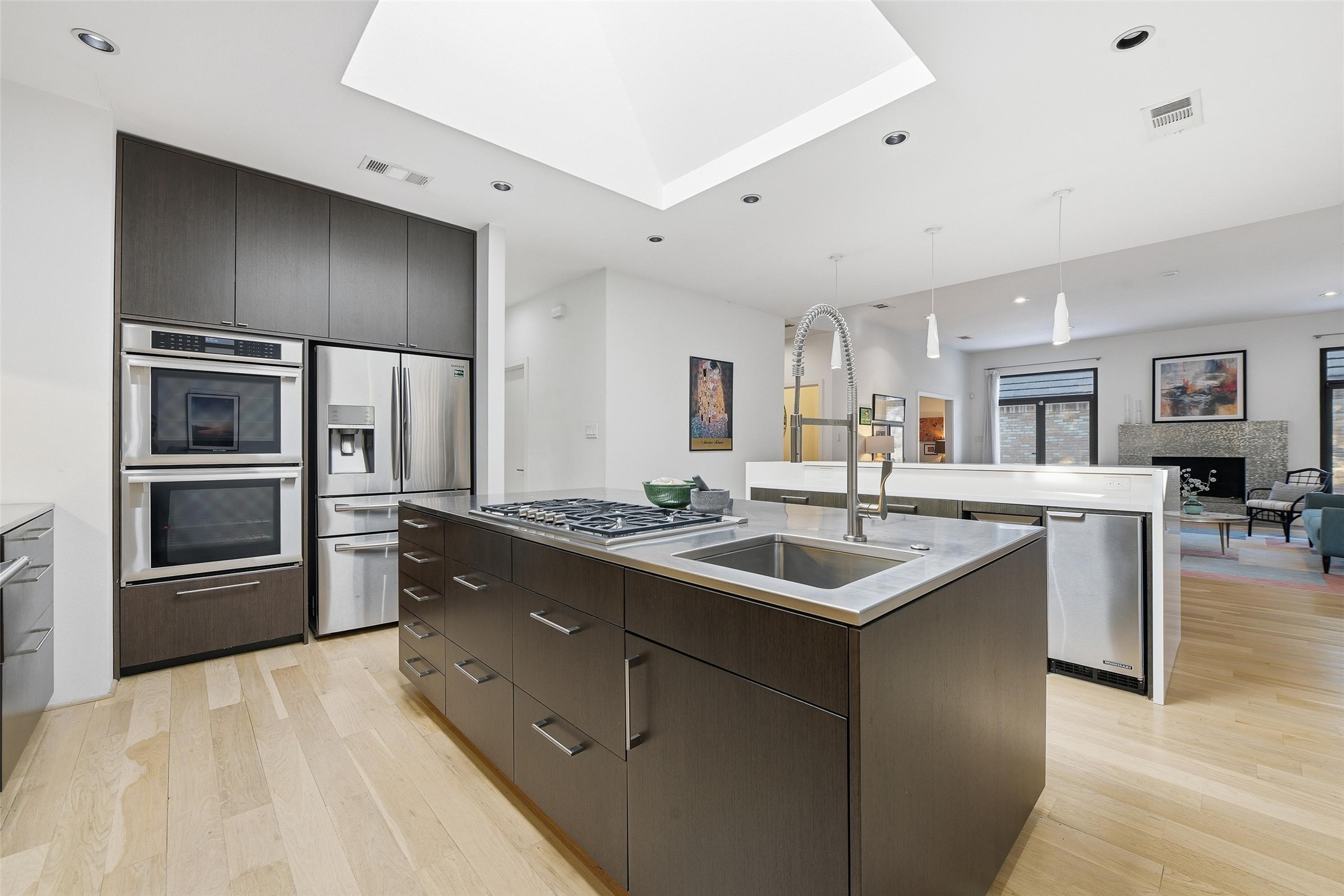 1901 Crockett Circle