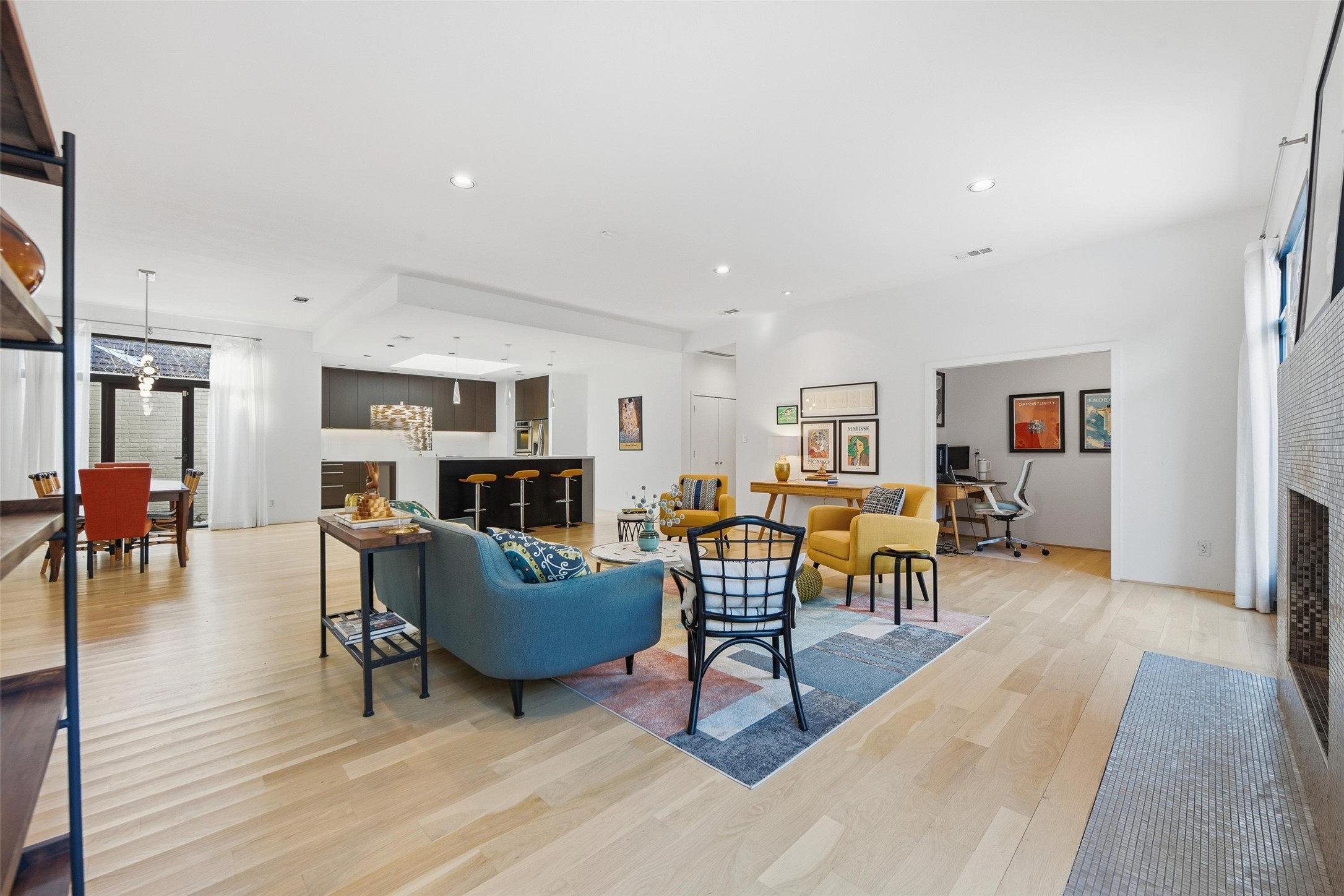 1901 Crockett Circle