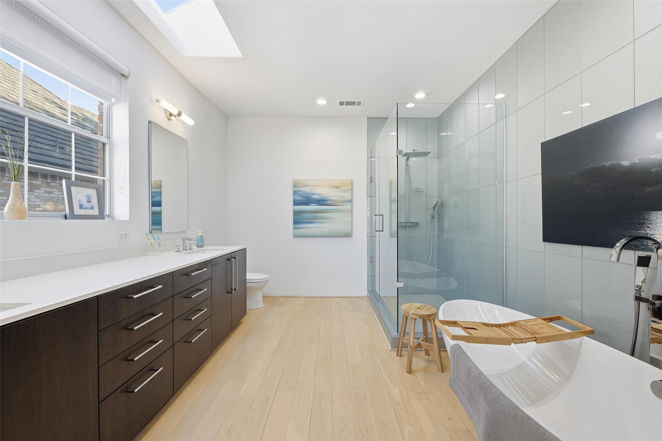 1901 Crockett Circle