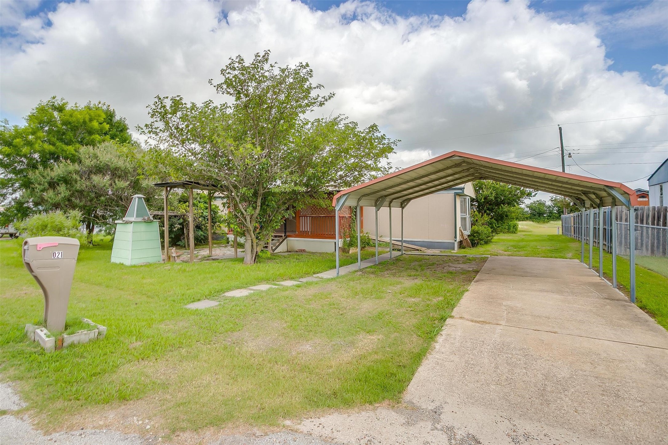 1021 Tanglewood Drive