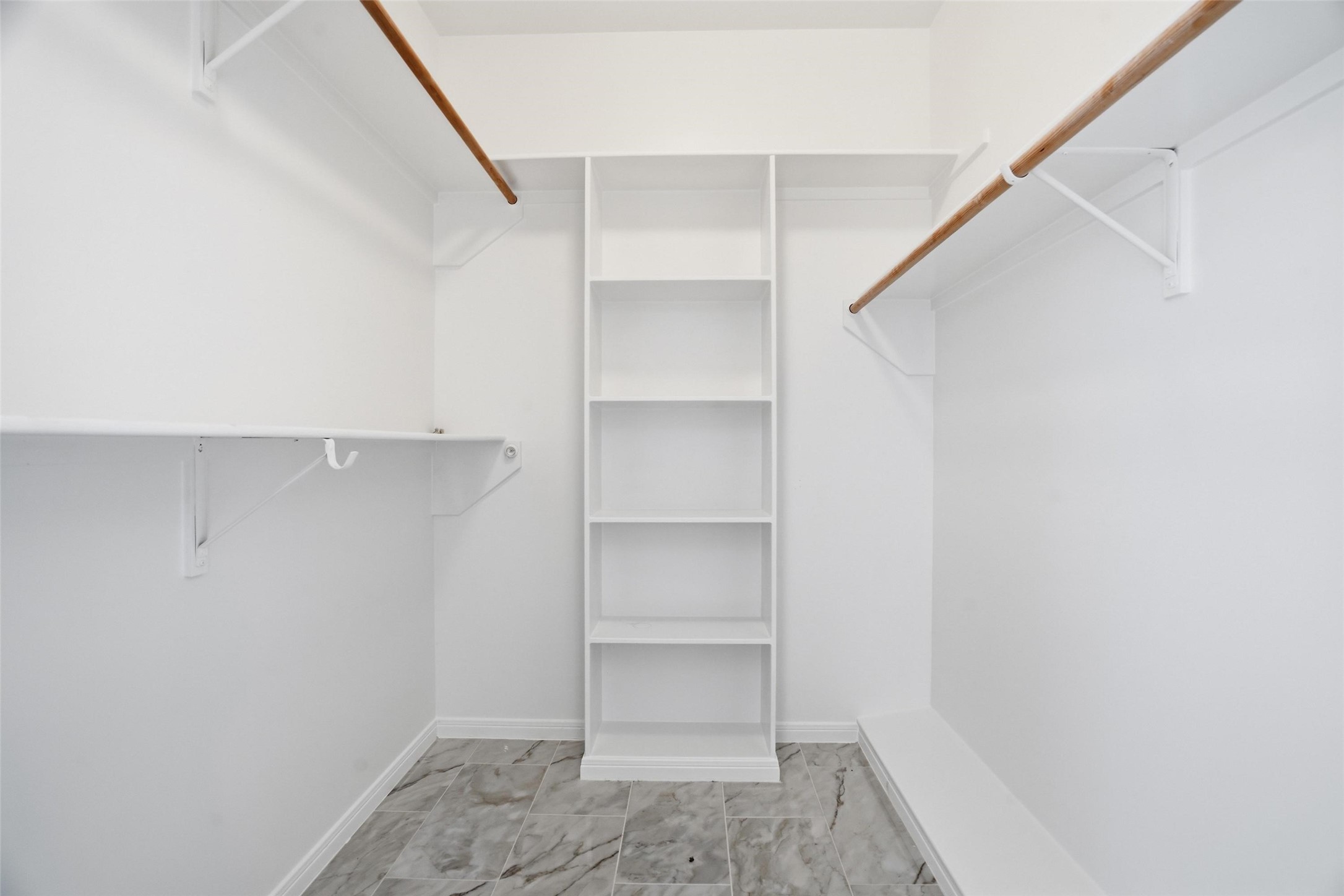 2829 Bent Oaks Drive