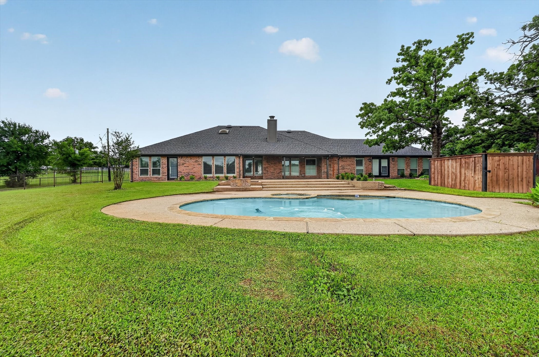 7401 Bent Trail