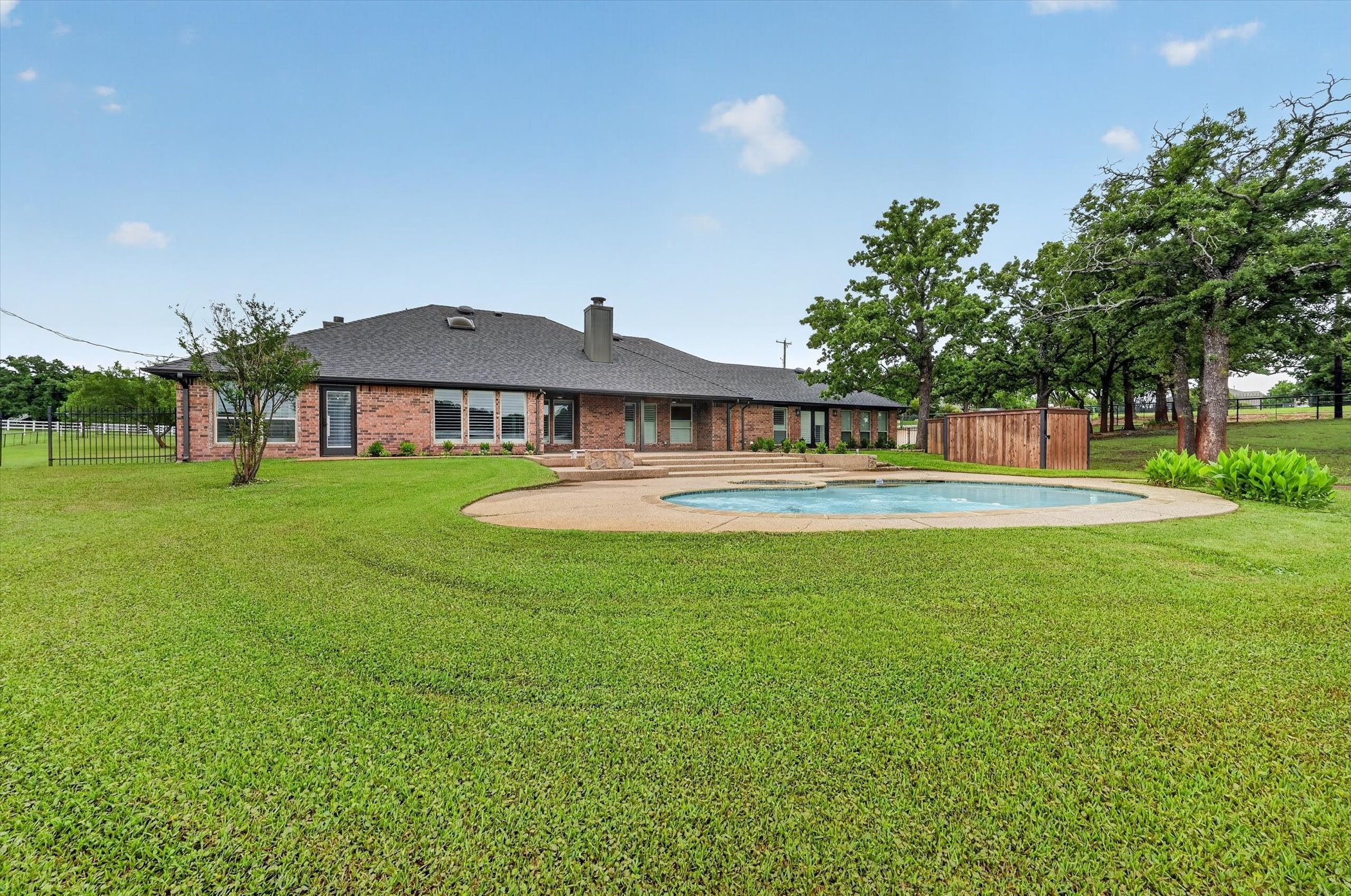 7401 Bent Trail