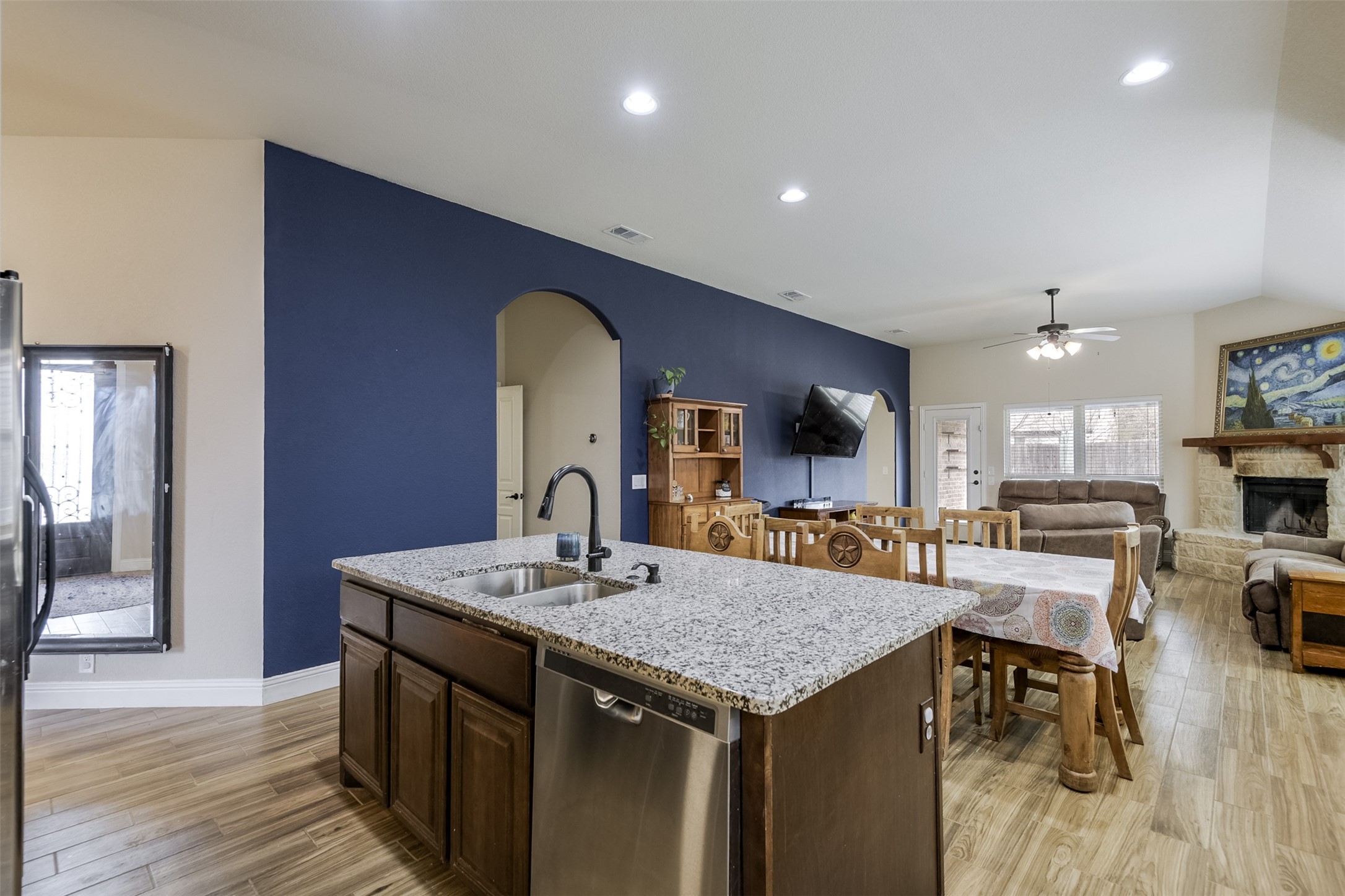 118 Gateway Drive
