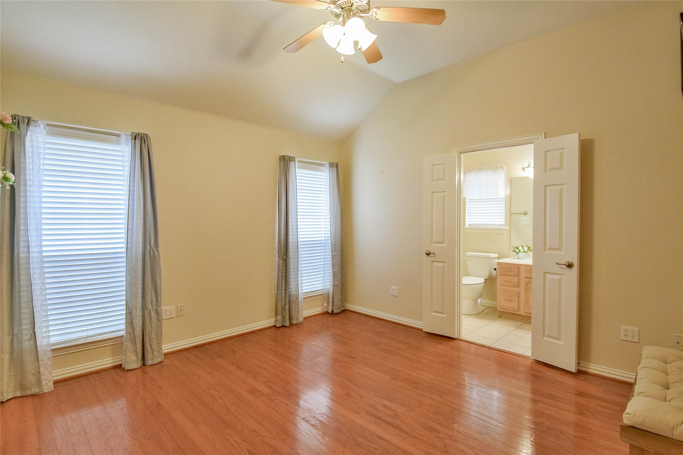 1010 Hayden Court