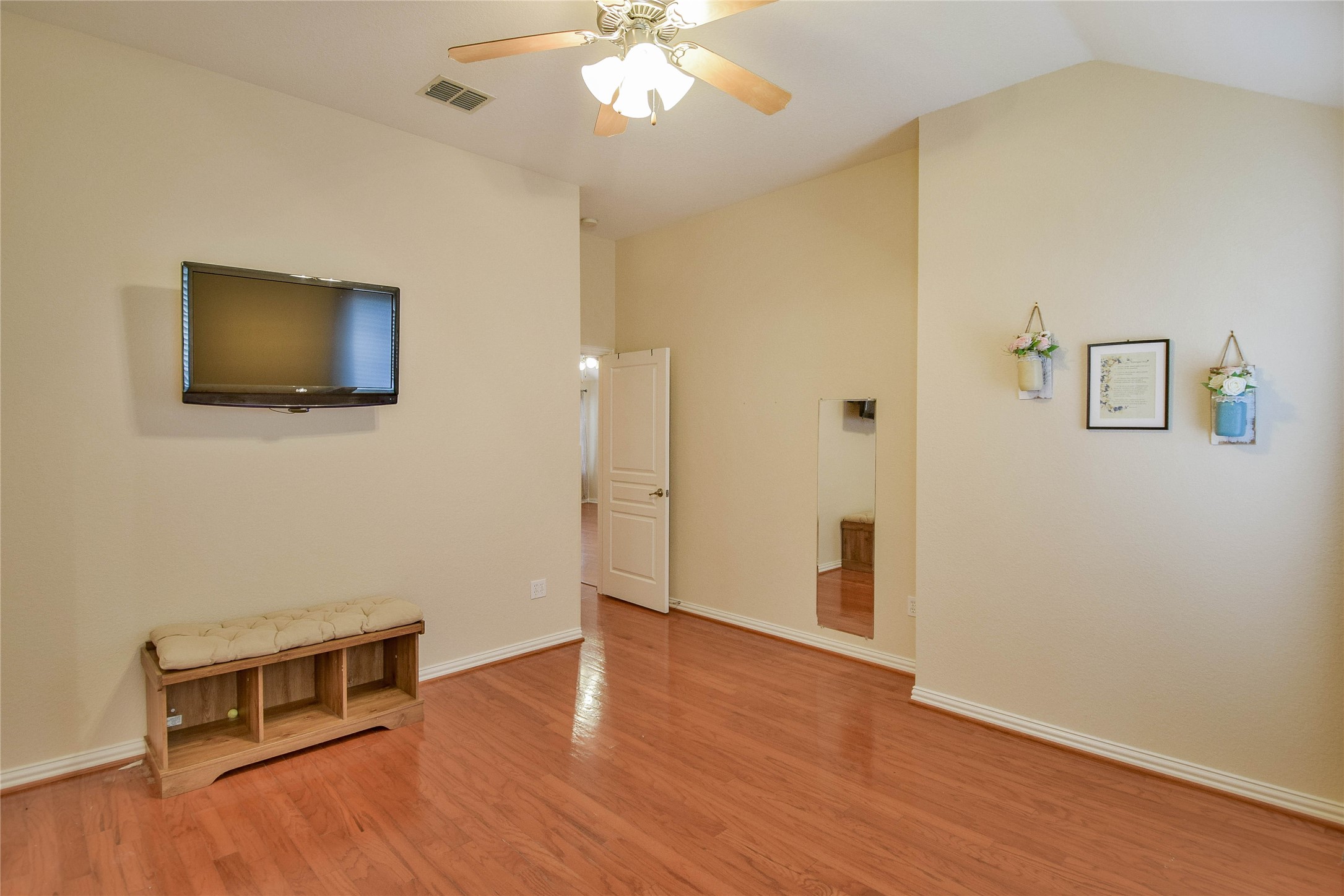 1010 Hayden Court