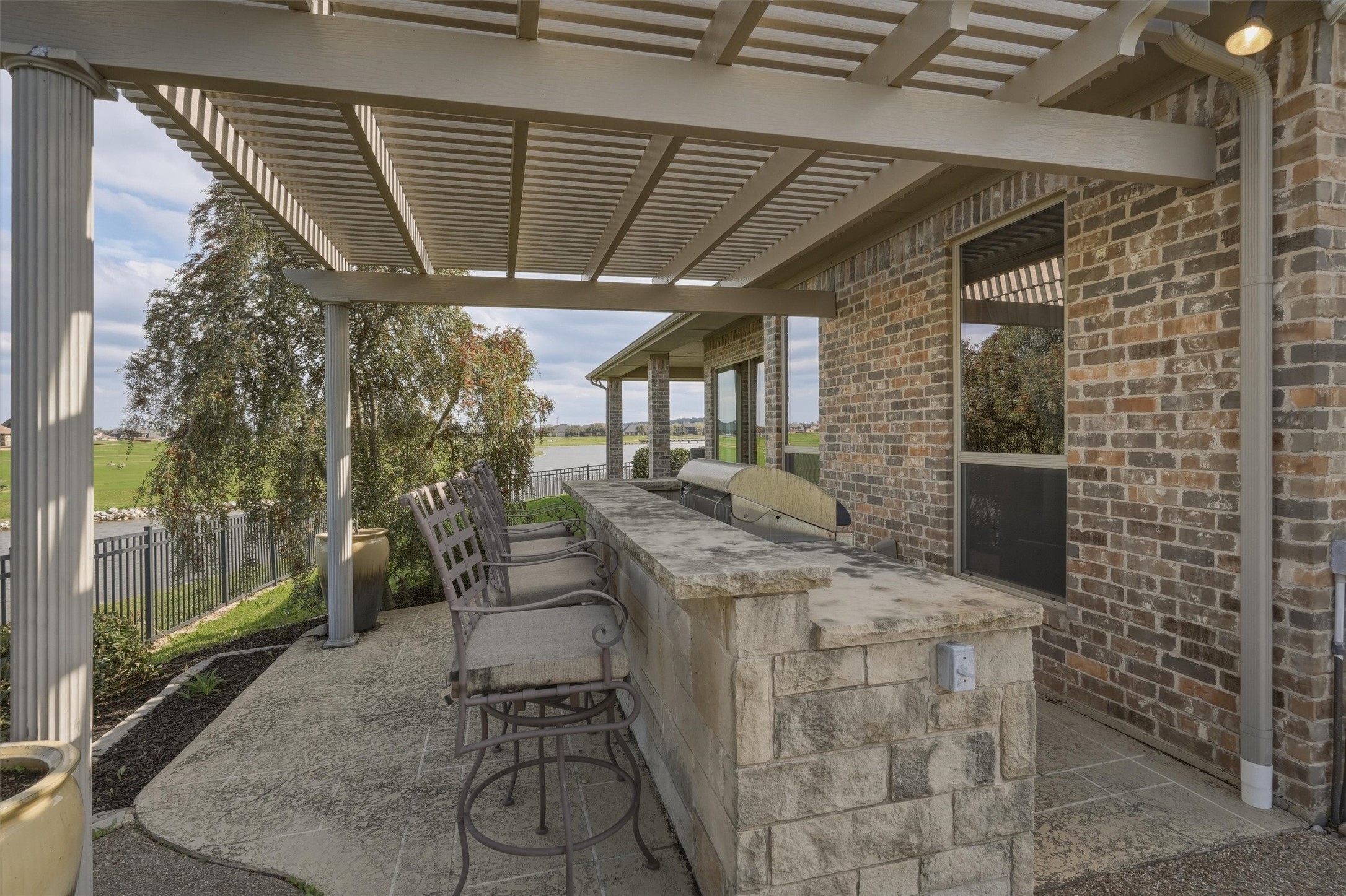 1404 Amsterdam Court