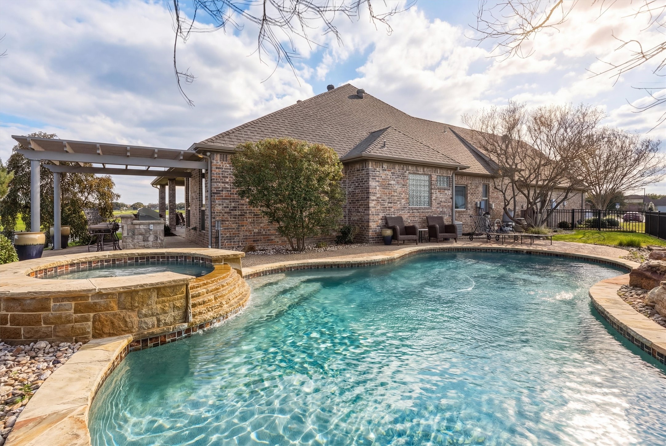 1404 Amsterdam Court