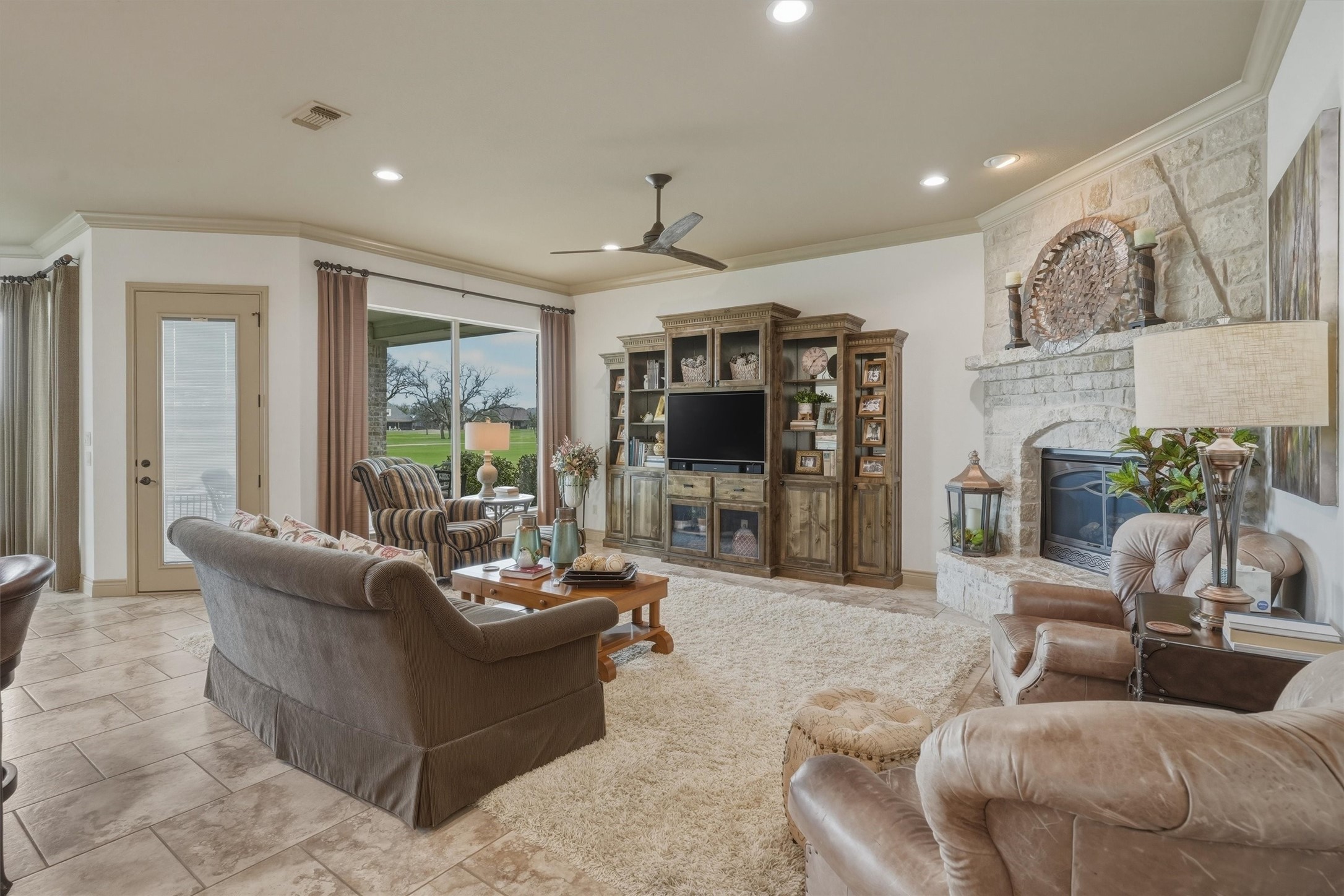 1404 Amsterdam Court