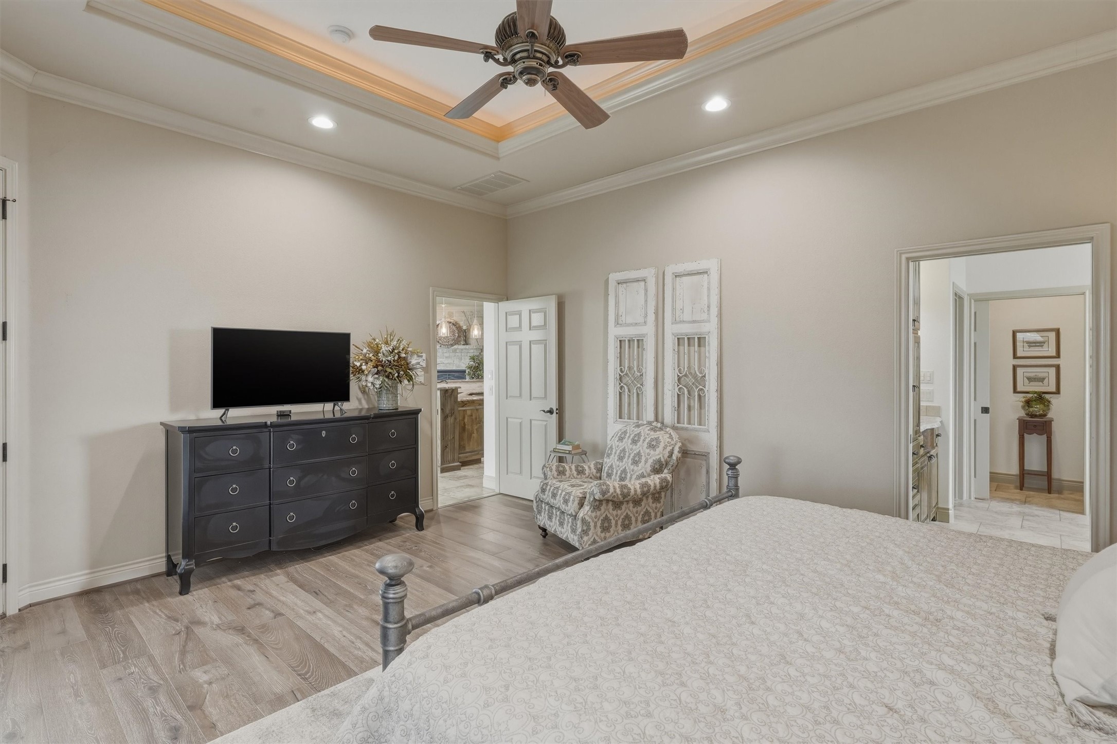 1404 Amsterdam Court