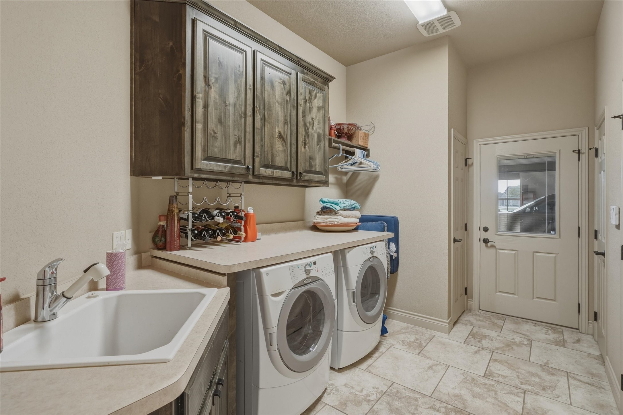 1404 Amsterdam Court