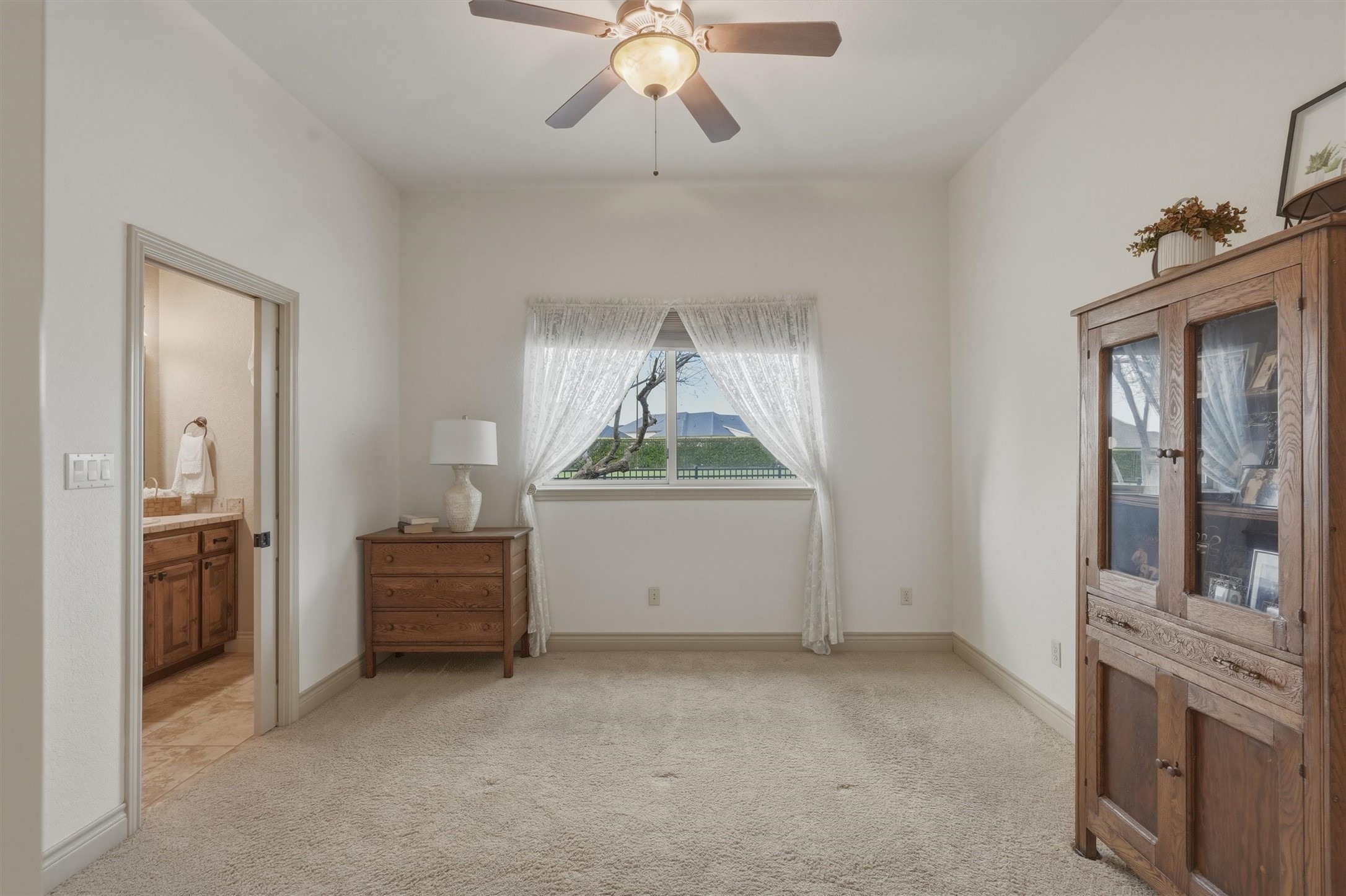 1404 Amsterdam Court