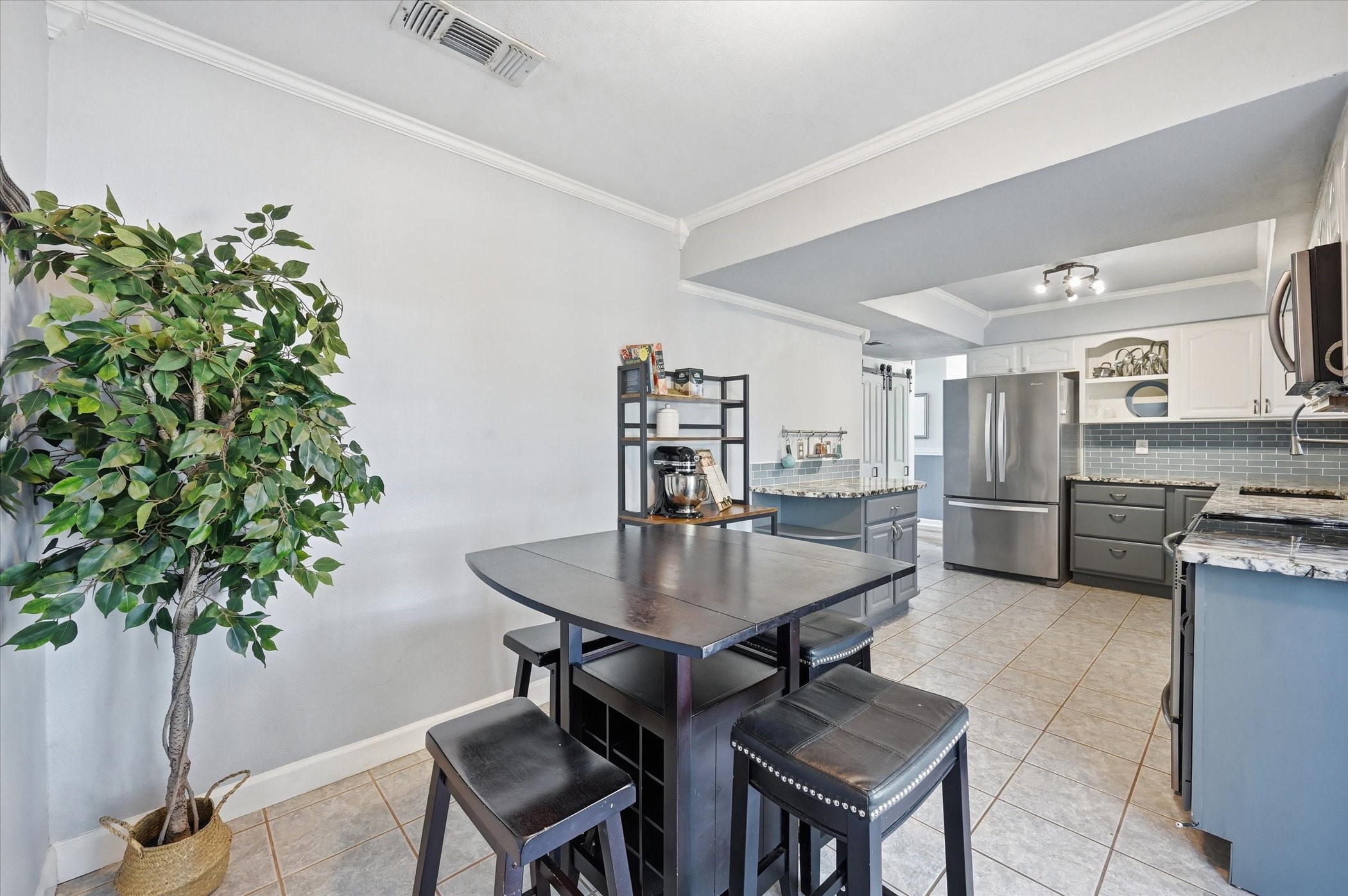 3404 Andover Drive