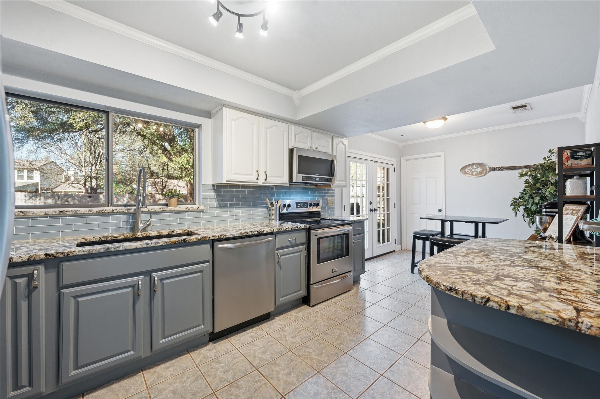 3404 Andover Drive