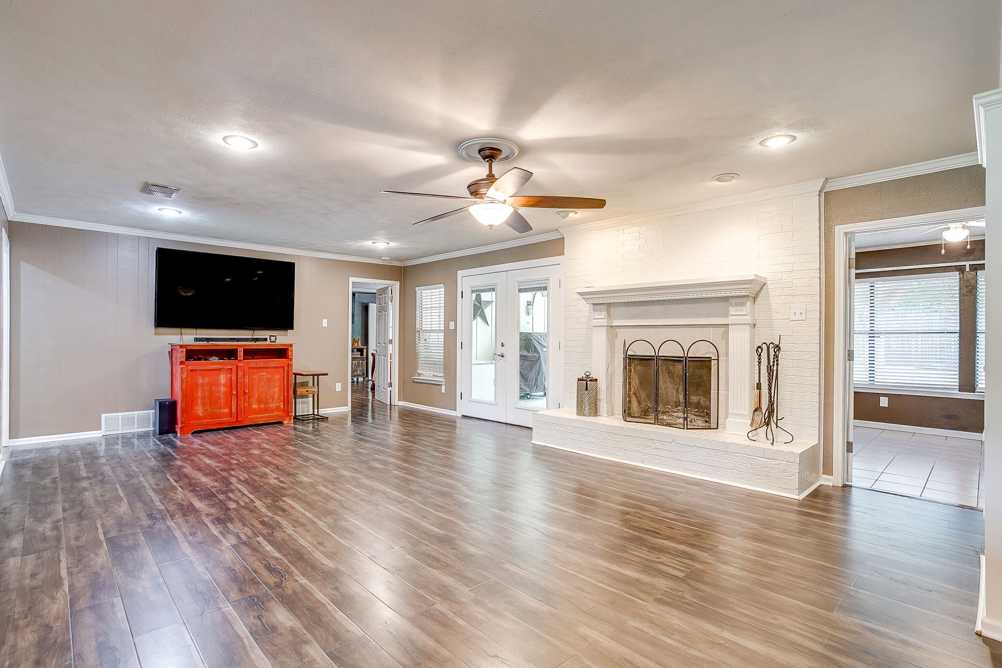 406 Country Club Drive