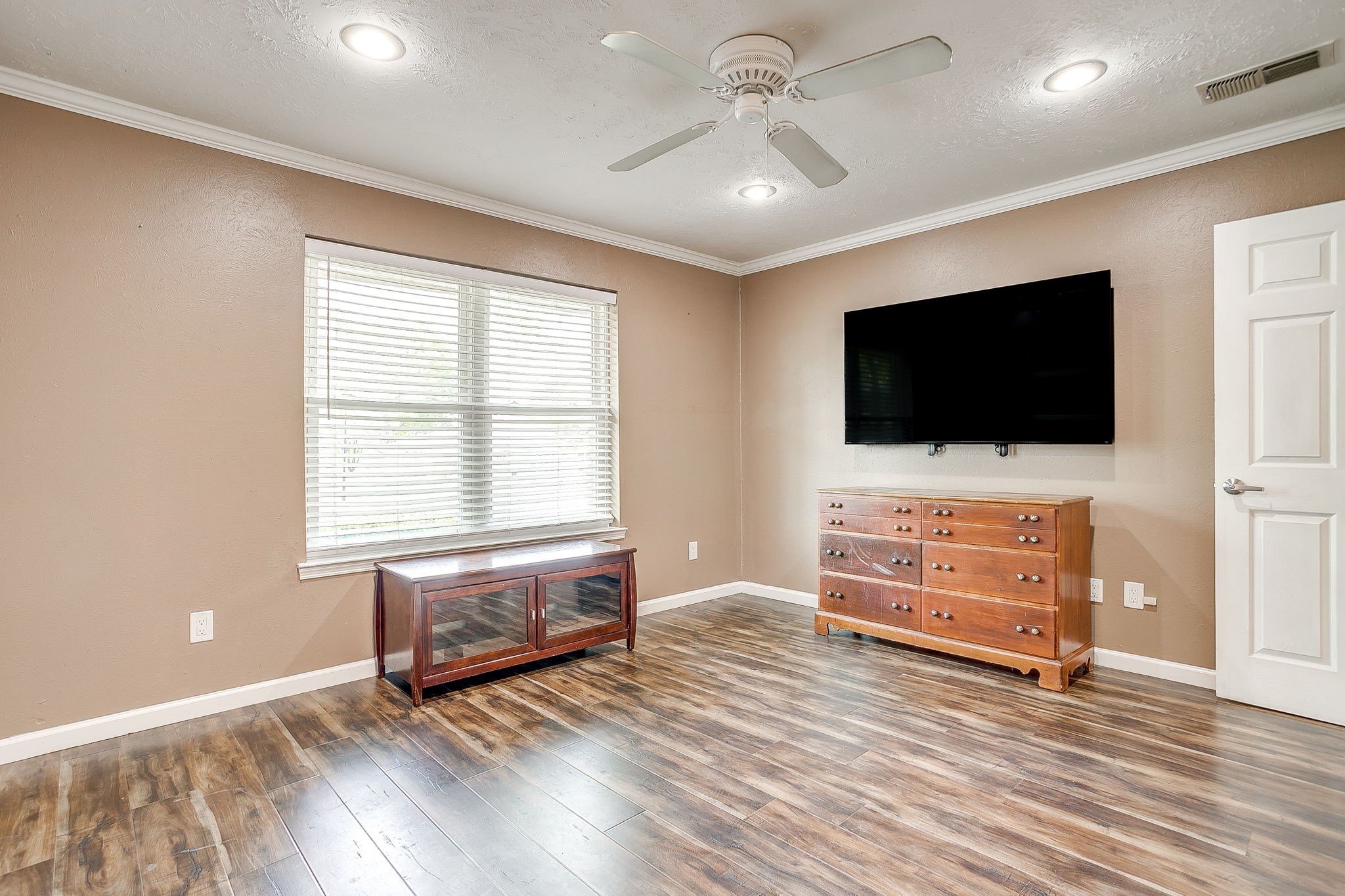 406 Country Club Drive