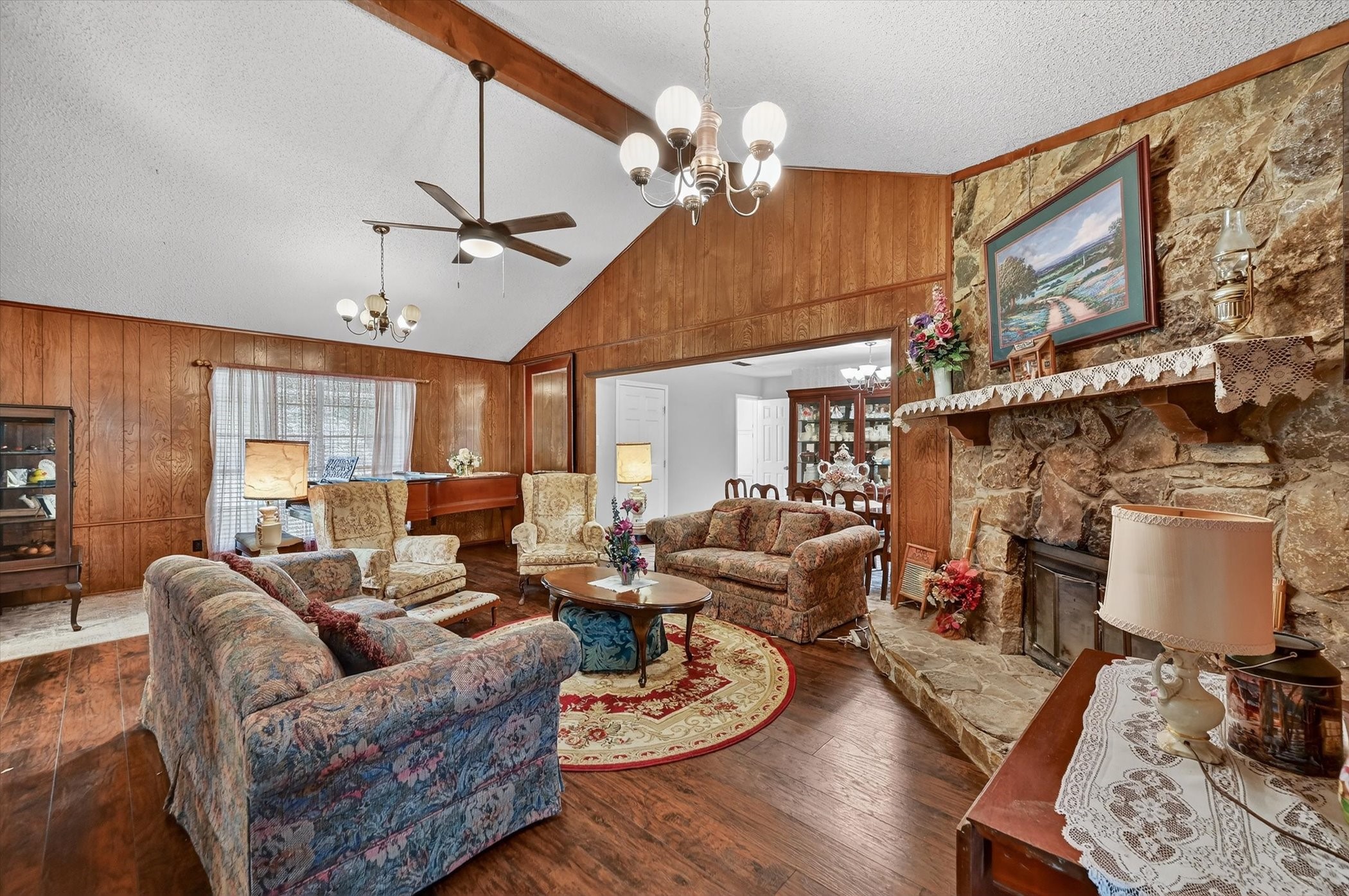1516 Caddo Peak Trail