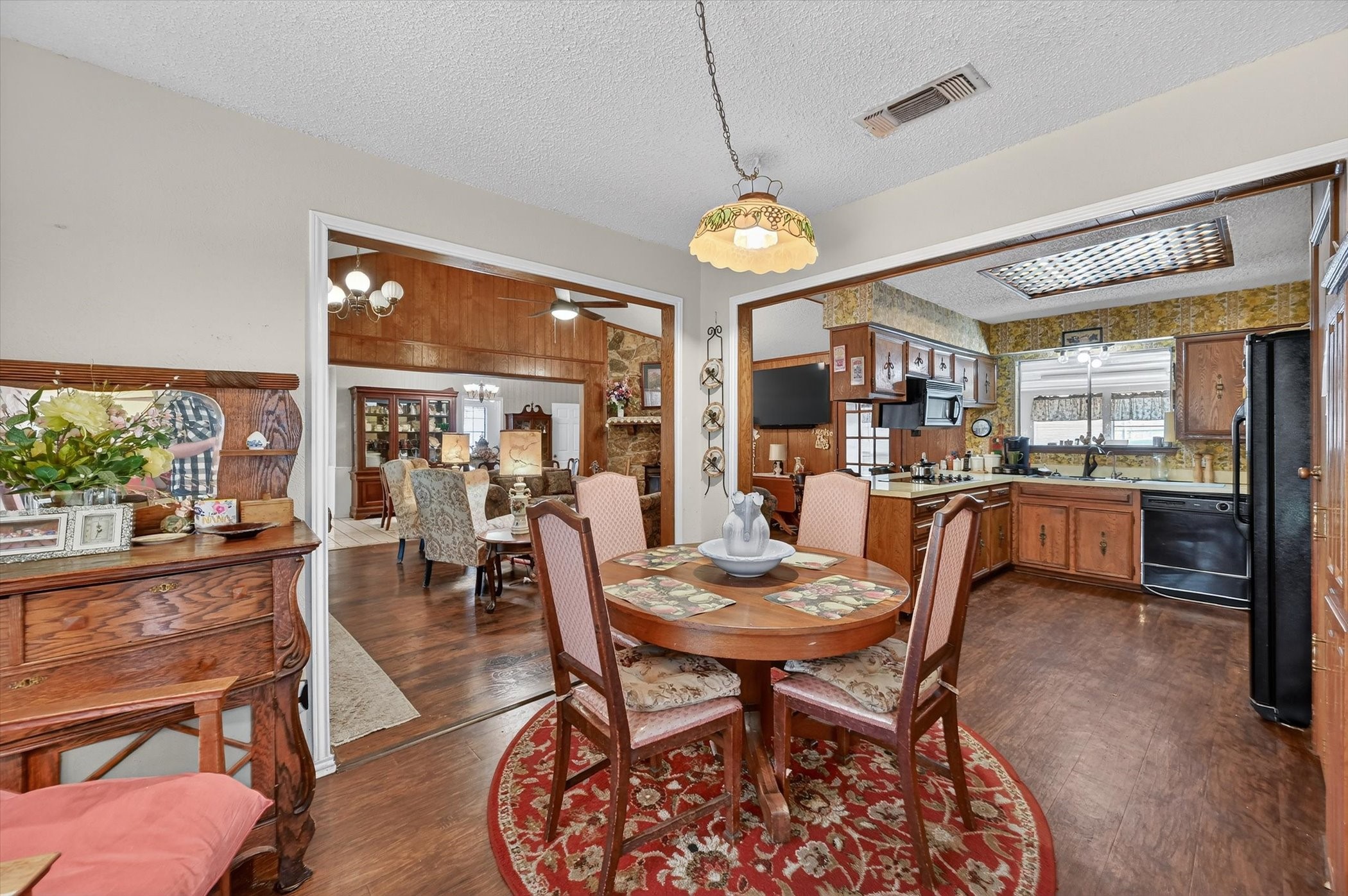 1516 Caddo Peak Trail