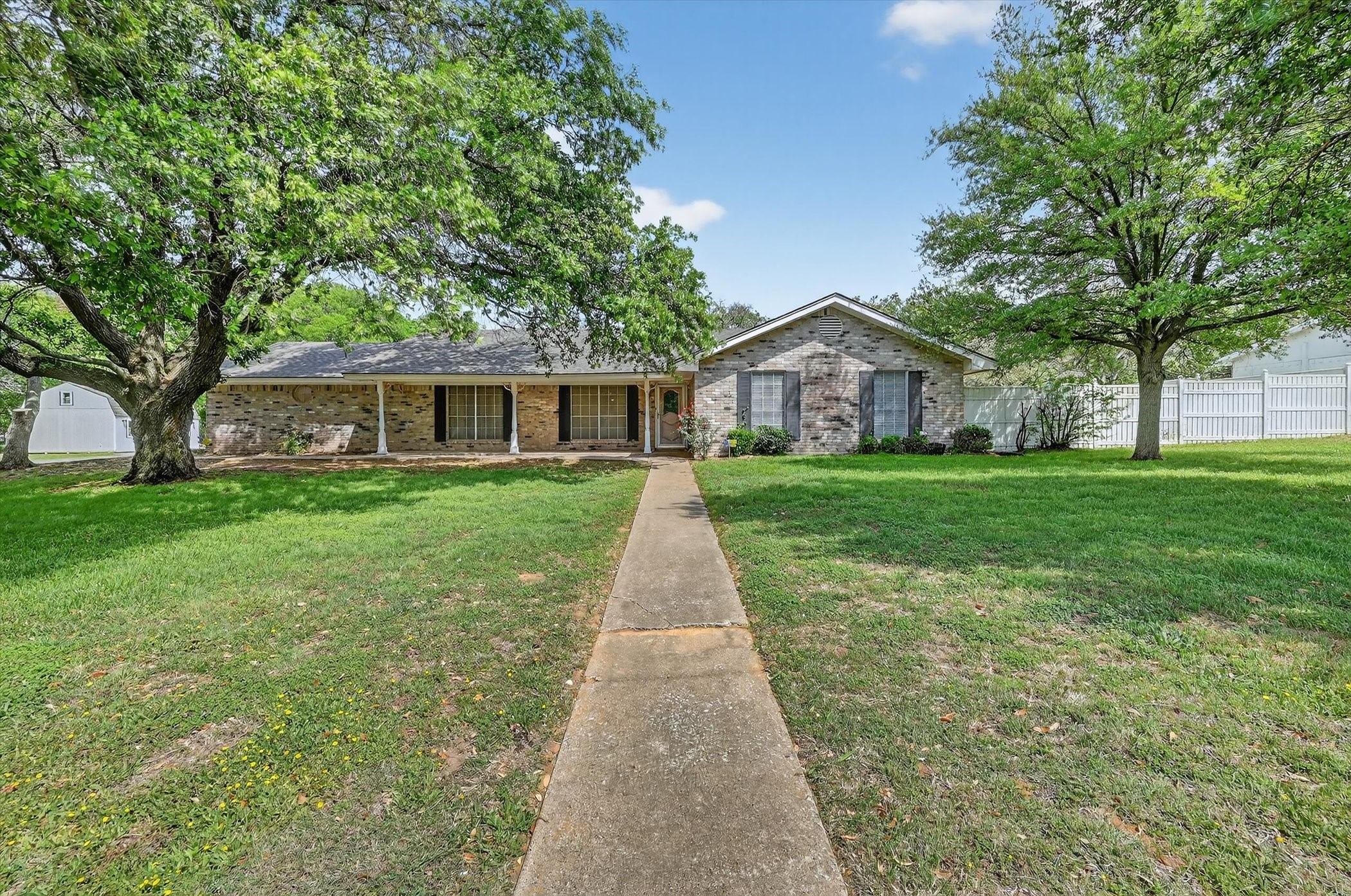 1516 Caddo Peak Trail