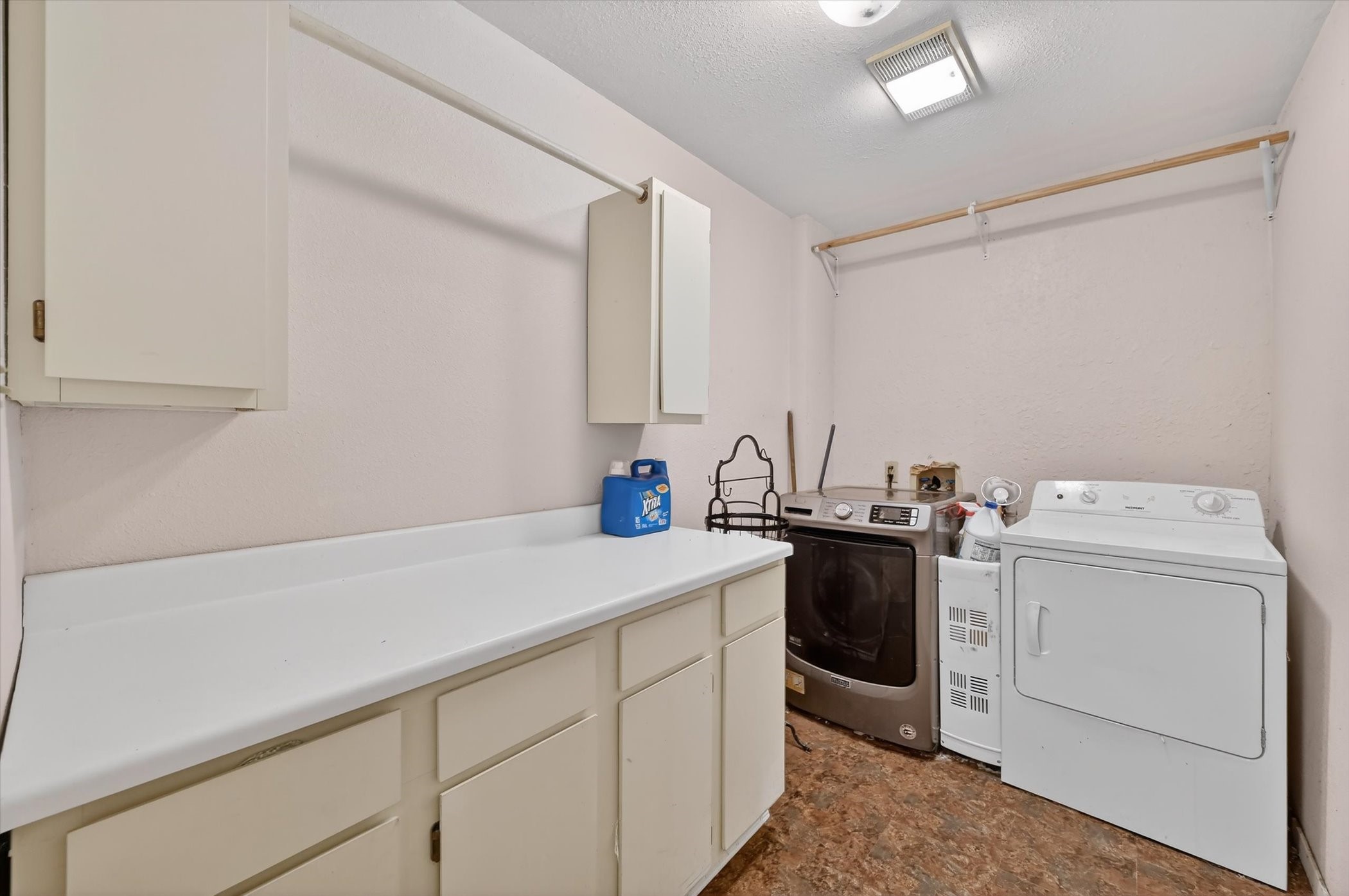 1516 Caddo Peak Trail