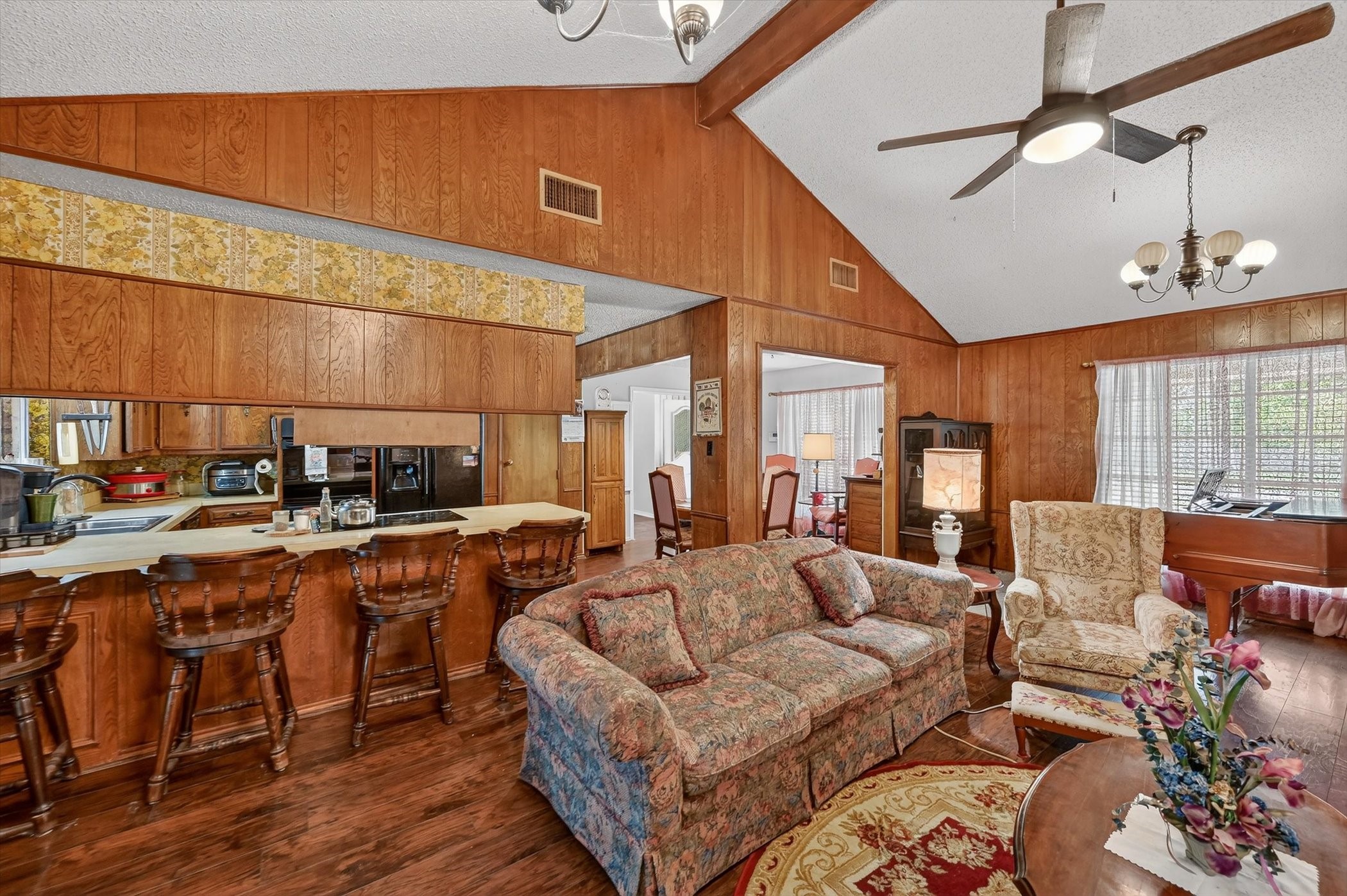 1516 Caddo Peak Trail