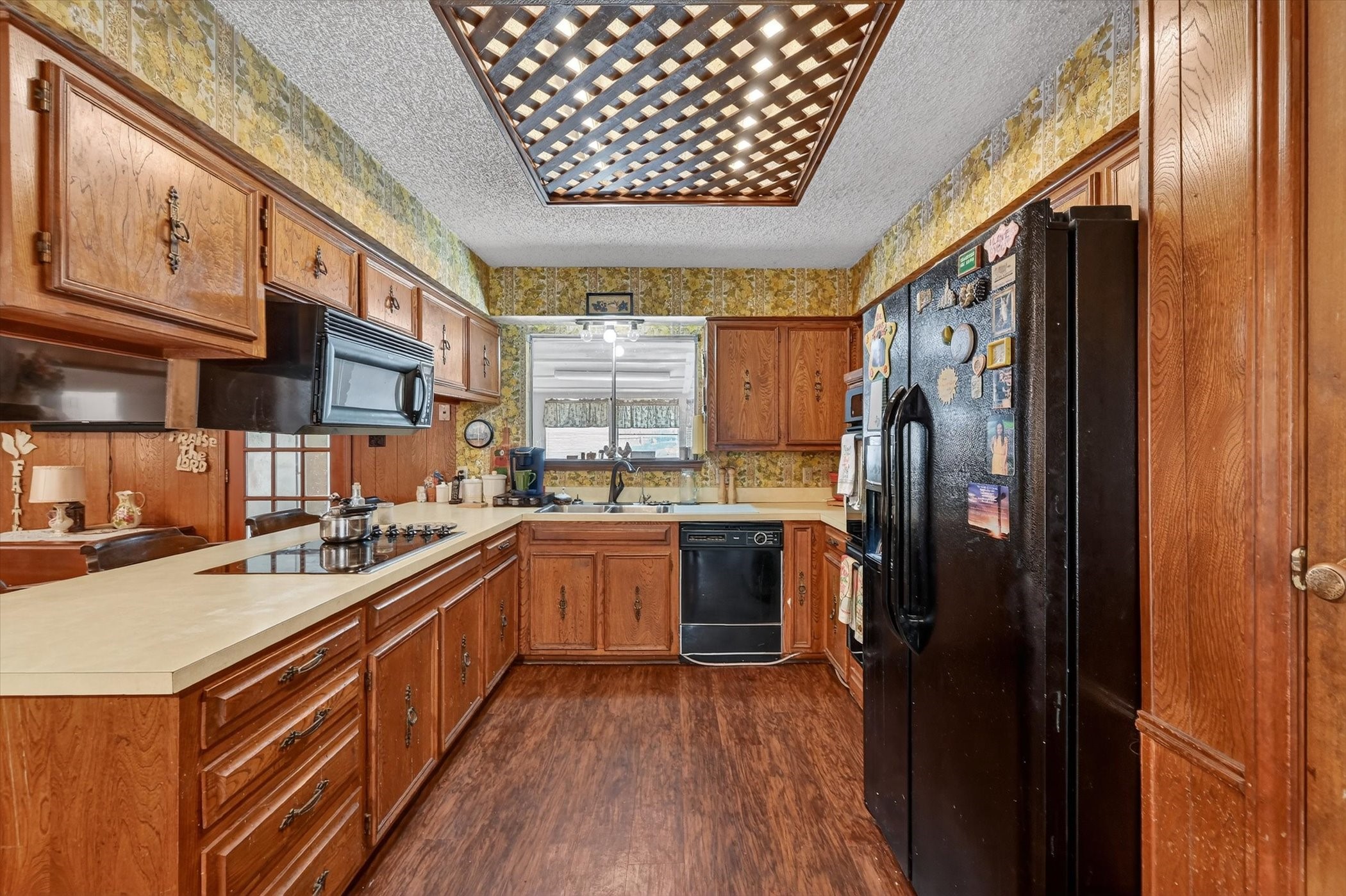 1516 Caddo Peak Trail