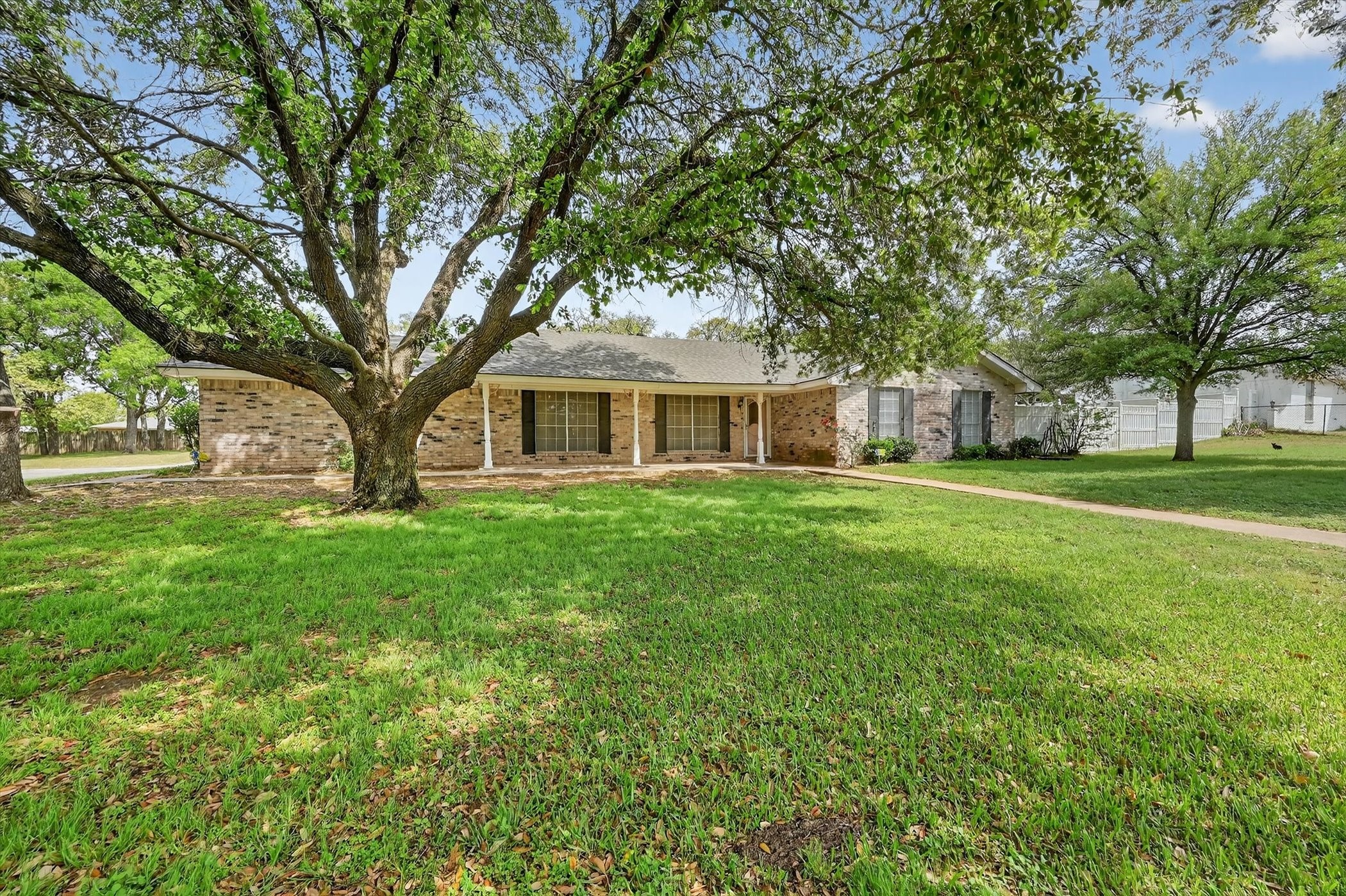 1516 Caddo Peak Trail